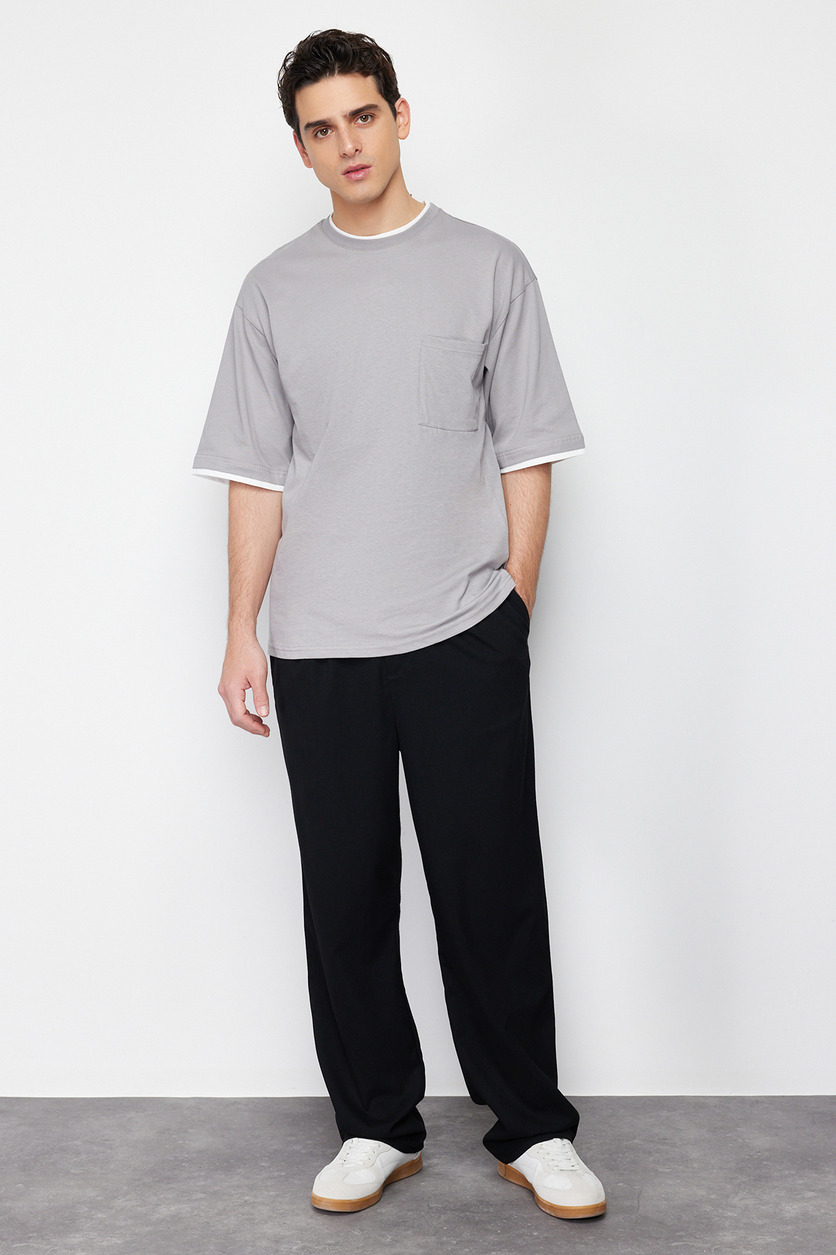 Levně Trendyol Gray Oversize Pocket Piece Detailed 100% Cotton T-Shirt
