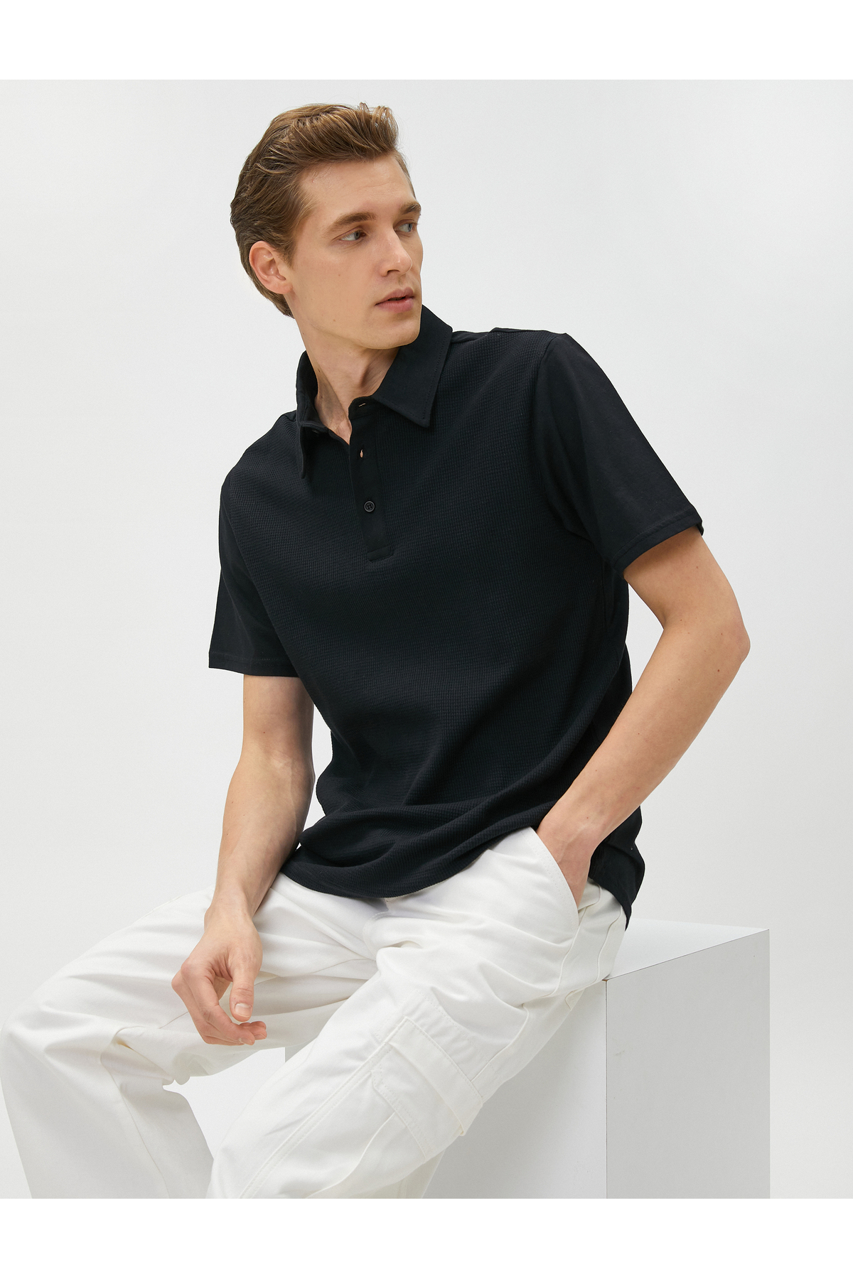 Levně Koton Polo Neck tričko s texturovanými knoflíky Slim Fit Krátký rukáv