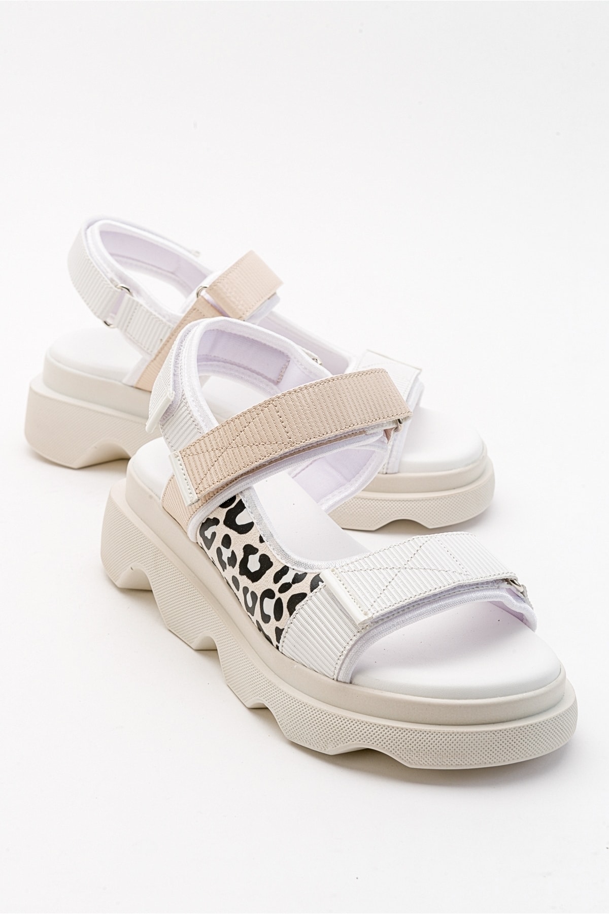 LuviShoes Tedy Women's White Patterned Sandals