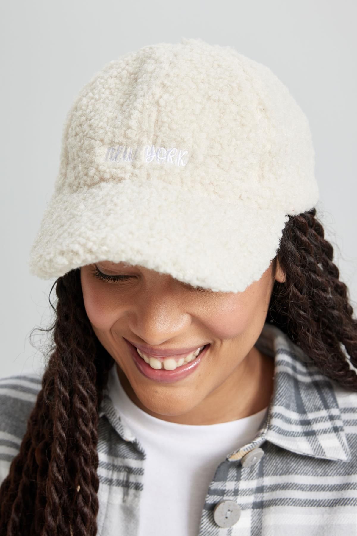 DEFACTO Women's Plush Hat