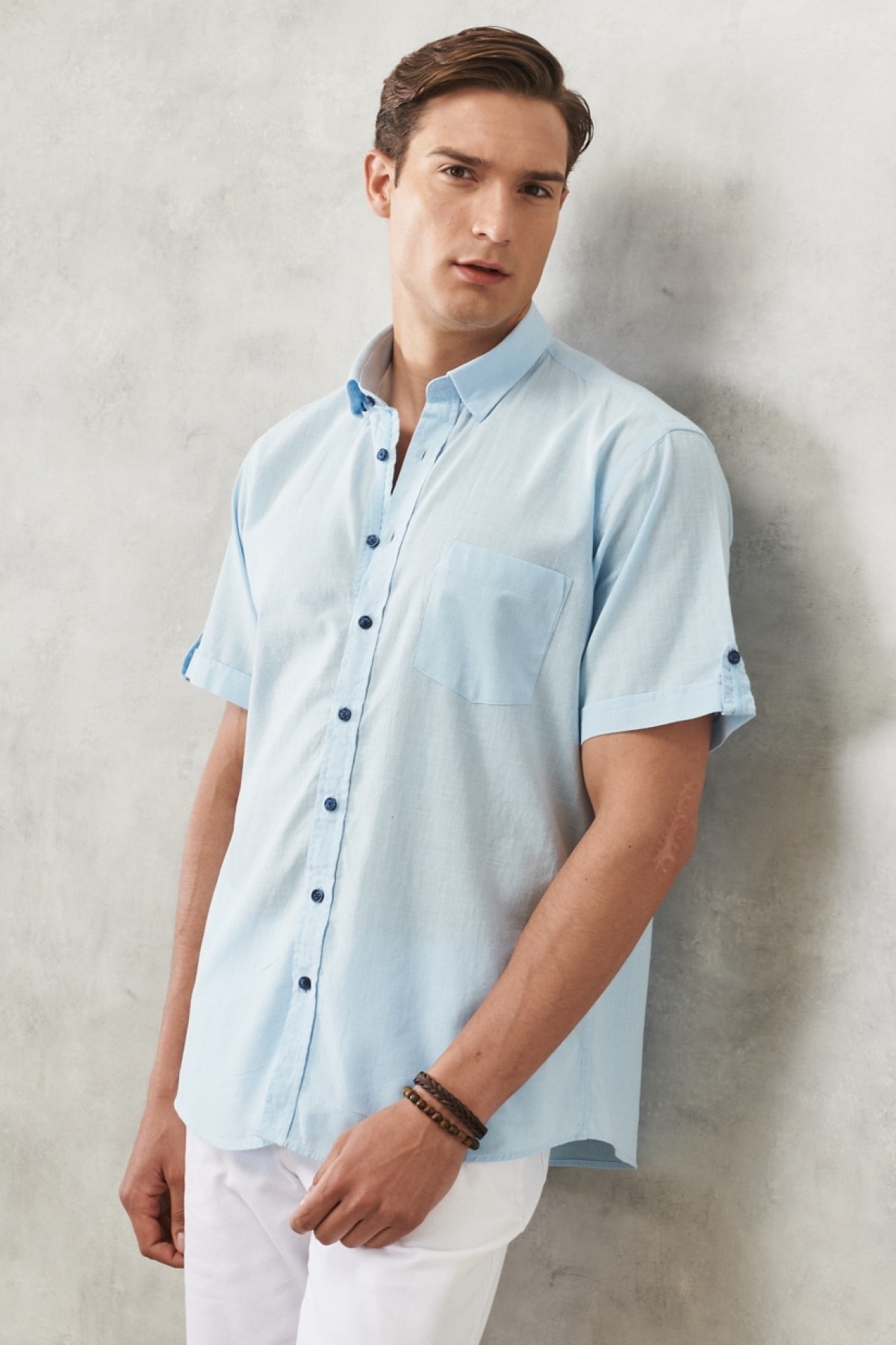 Levně AC&Co / Altınyıldız Classics Men's Light Blue Comfort Fit Linen-Look 100% Cotton Short-Sleeved Shirt.