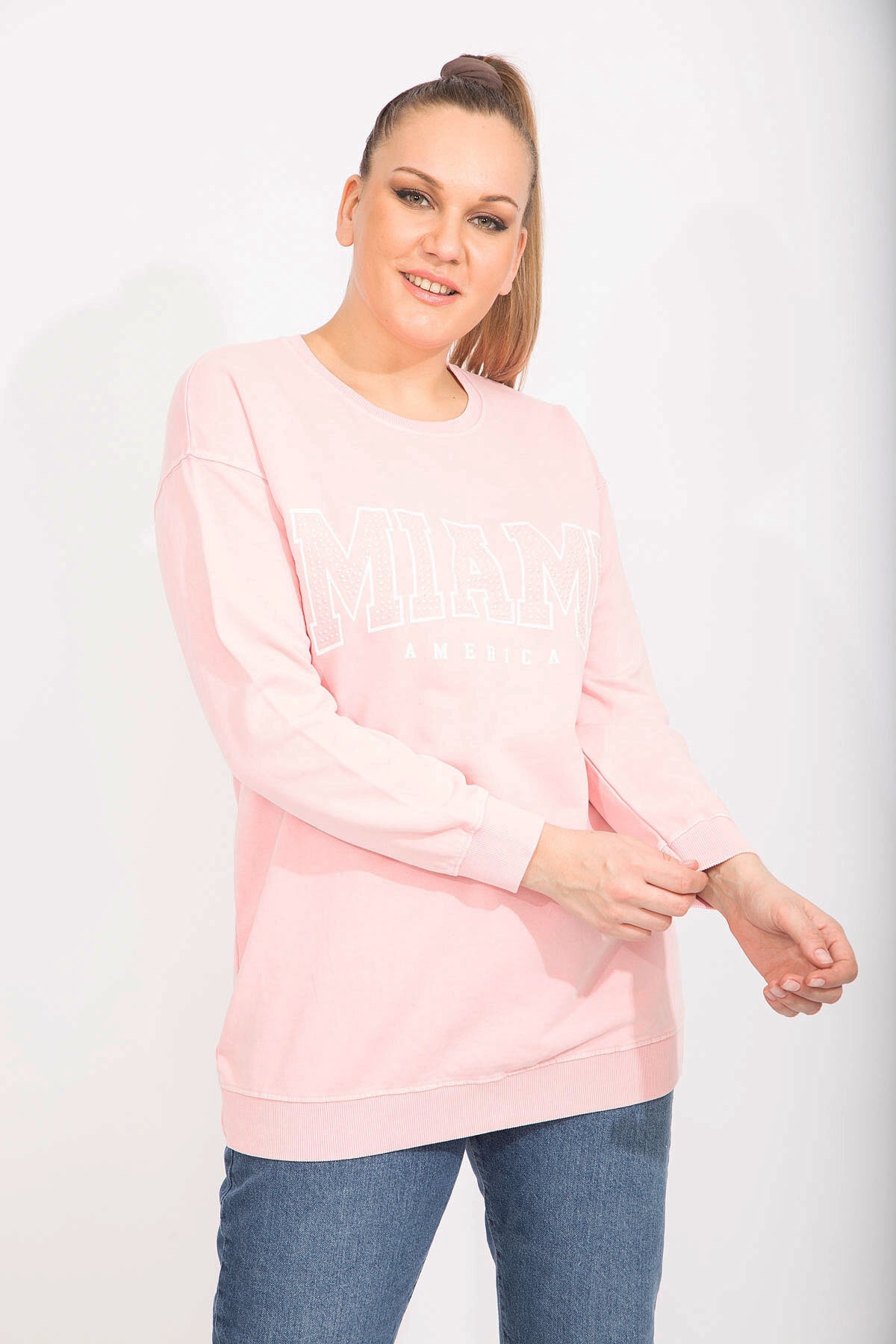 Levně Şans Women's Plus Size Pink Cotton Fabric Stone And Print Detail Sweatshirt