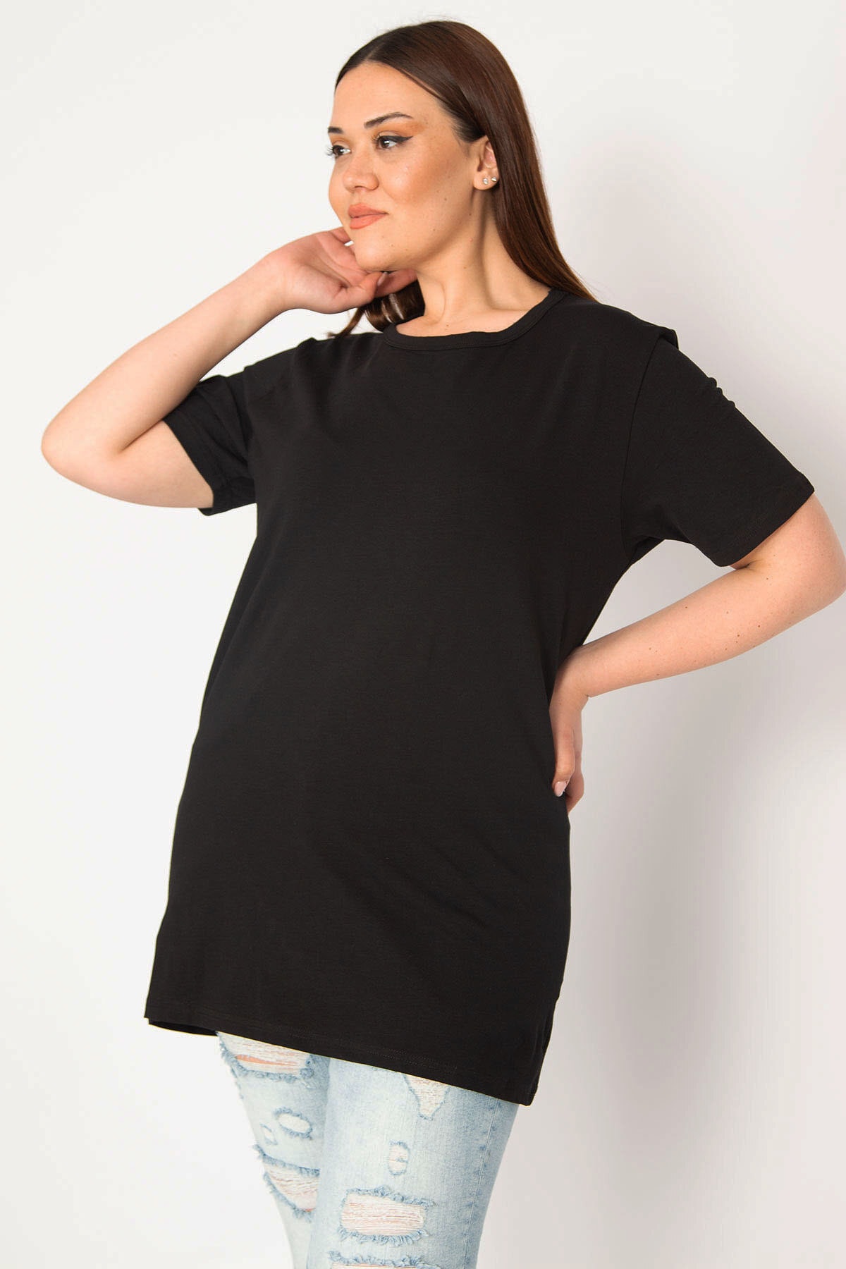 Levně Şans Women's Black Plus Size Crew Neck Short Sleeve Oversize Blouse