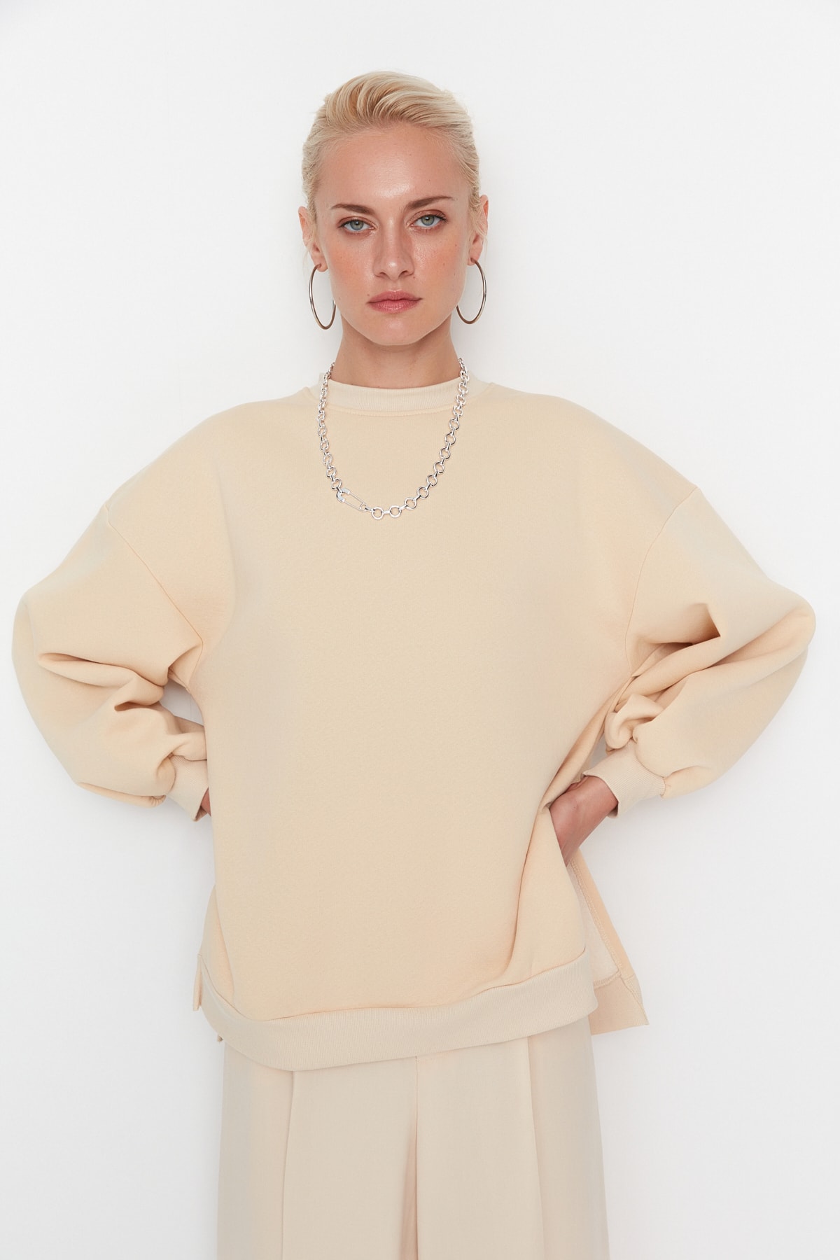 Trendyol Beige Oversize/Wide Fit With Slit Detail, Fleece Inside Knitted Sweatshirt