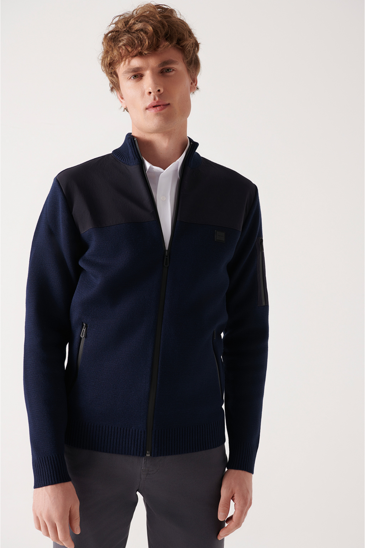 Levně Avva Men's Navy Blue Wool Blended Parachute Fabric Detailed Zippered Standard Fit Regular Cut Cardigan Coat