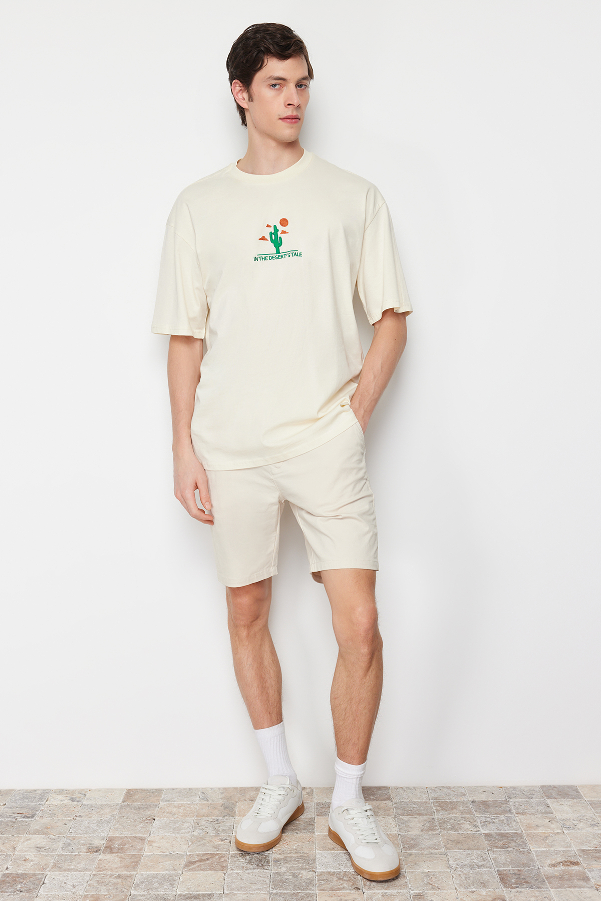 Levně Trendyol Stone Oversize/Wide Cut Cactus Embroidered 100% Cotton Short Sleeve T-Shirt