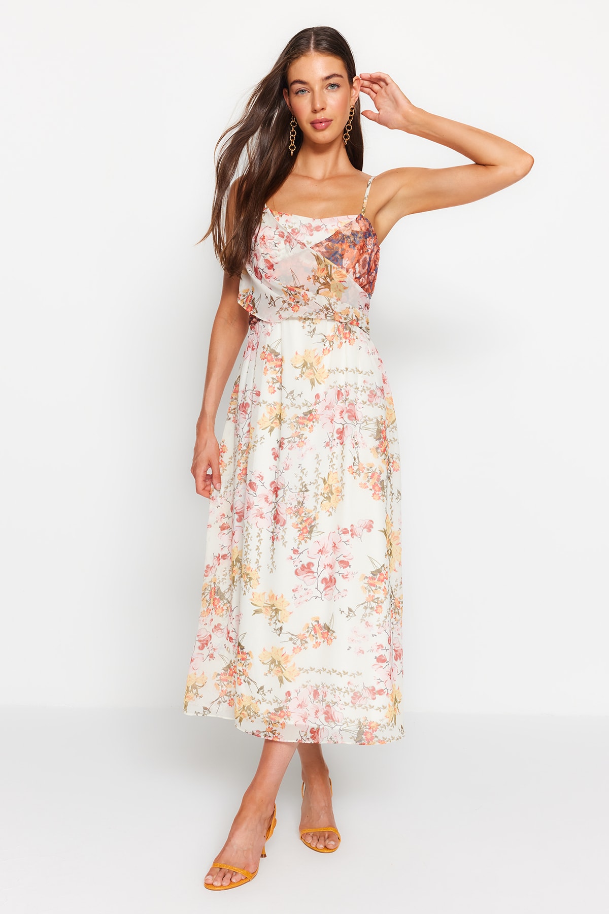 Levně Trendyol Ecru Floral Patterned Waist Opening Straps Maxi Lined Chiffon Woven Dress