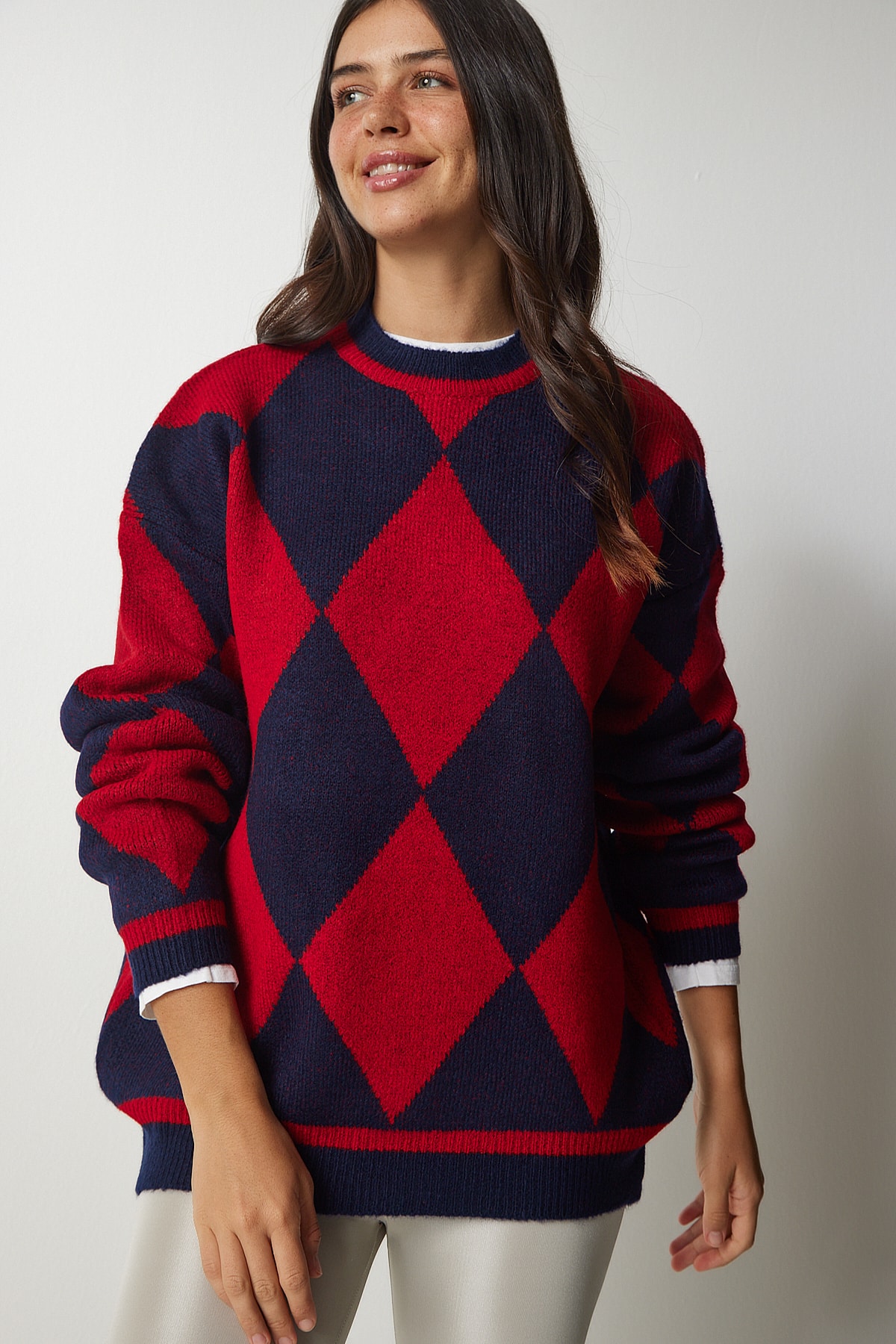 Levně Happiness İstanbul Women's Red Diamond Pattern Oversize Knitwear Sweater
