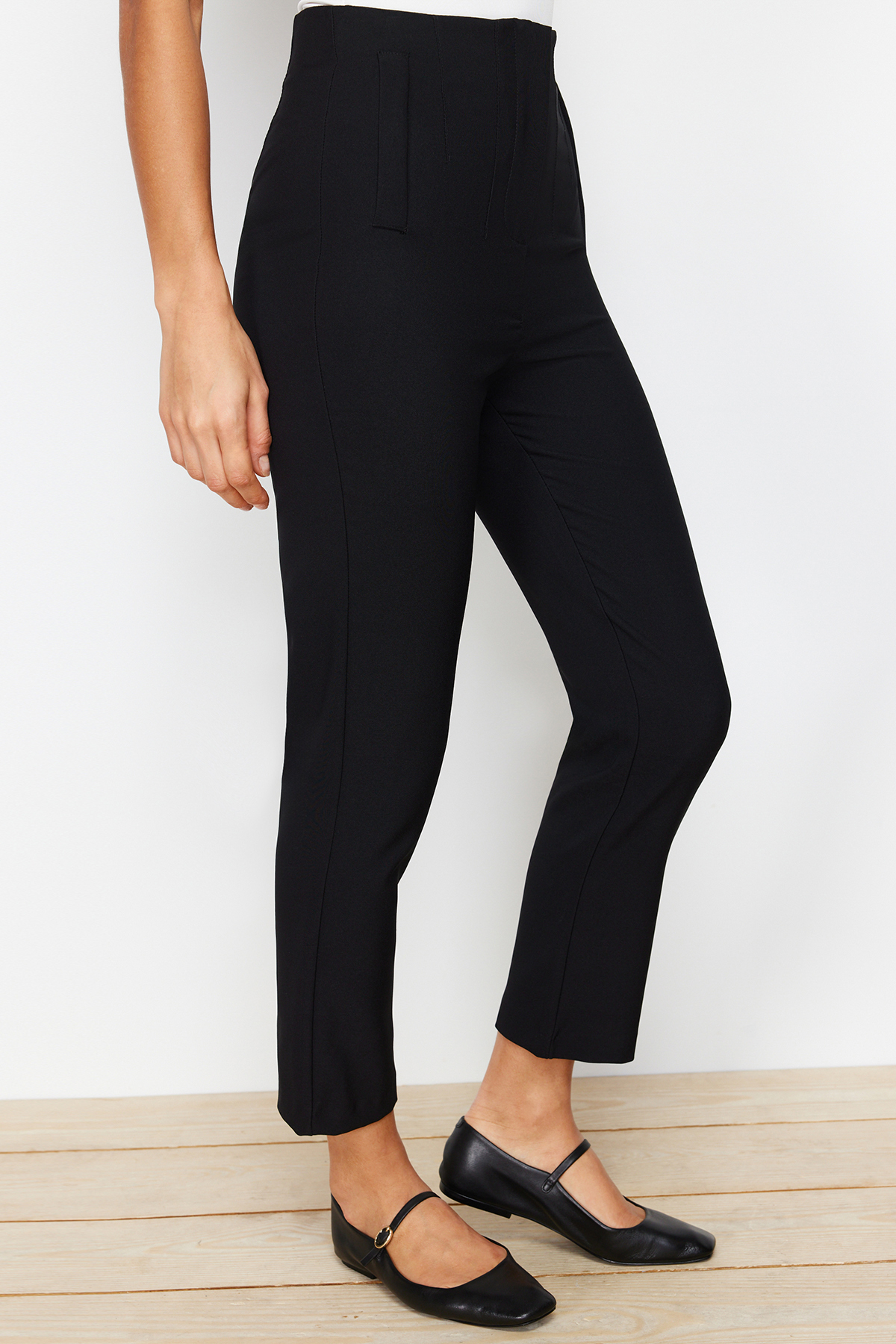 Pantaloni dama, Trendyol