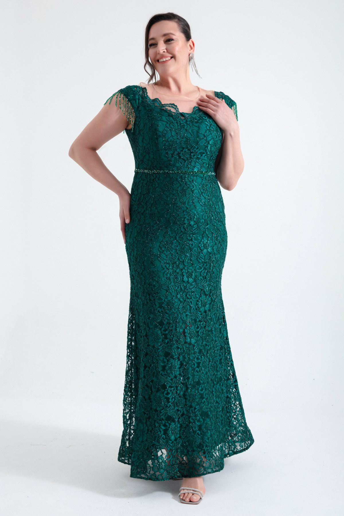 Levně Lafaba Women's Emerald Green Laced Sleeves Beaded Plus Size Evening Dress