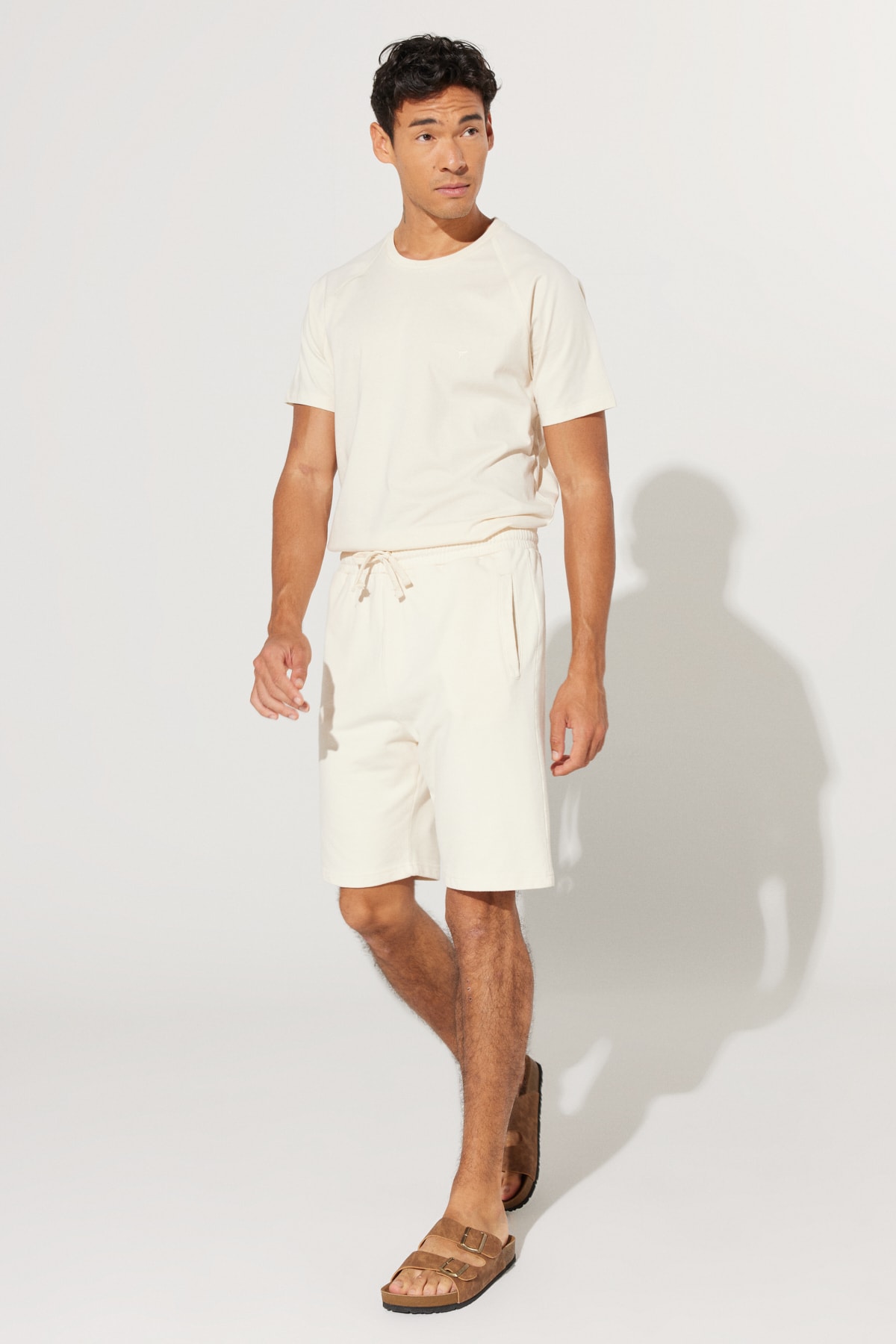 ALTINYILDIZ CLASSICS Men's Ecru Standard Fit Regular Fit 100% Cotton Pocket Shorts