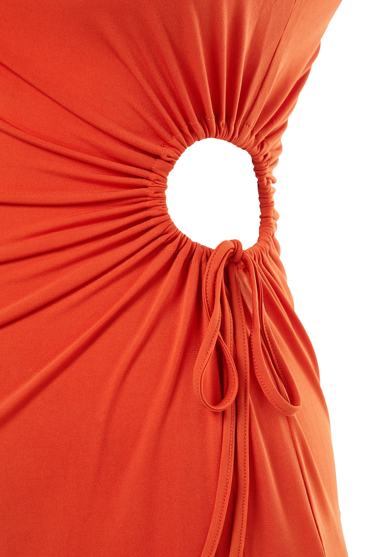 Trendyol oranžové vypasované okno/vystrihnuté pletené detailné elegantné večerné šaty