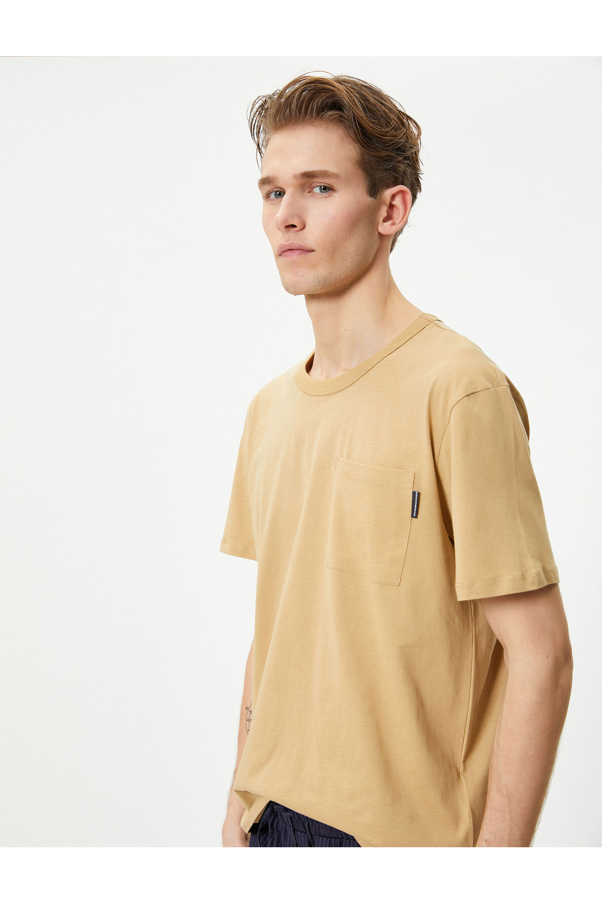 Levně Koton Crew Neck T-Shirt Pocket Detailed Short Sleeve Cotton