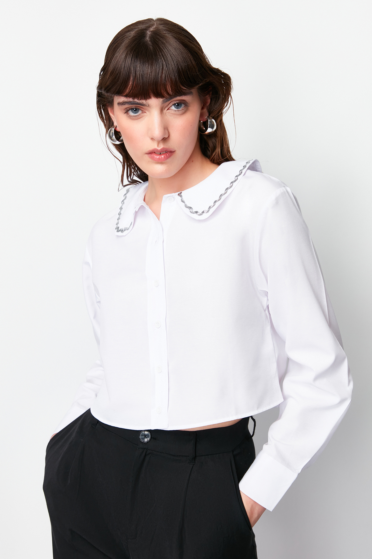 Levně Trendyol Ecru Baby Collar Silver Stripe Detailed Crop Oversize/Wide Fit Woven Shirt