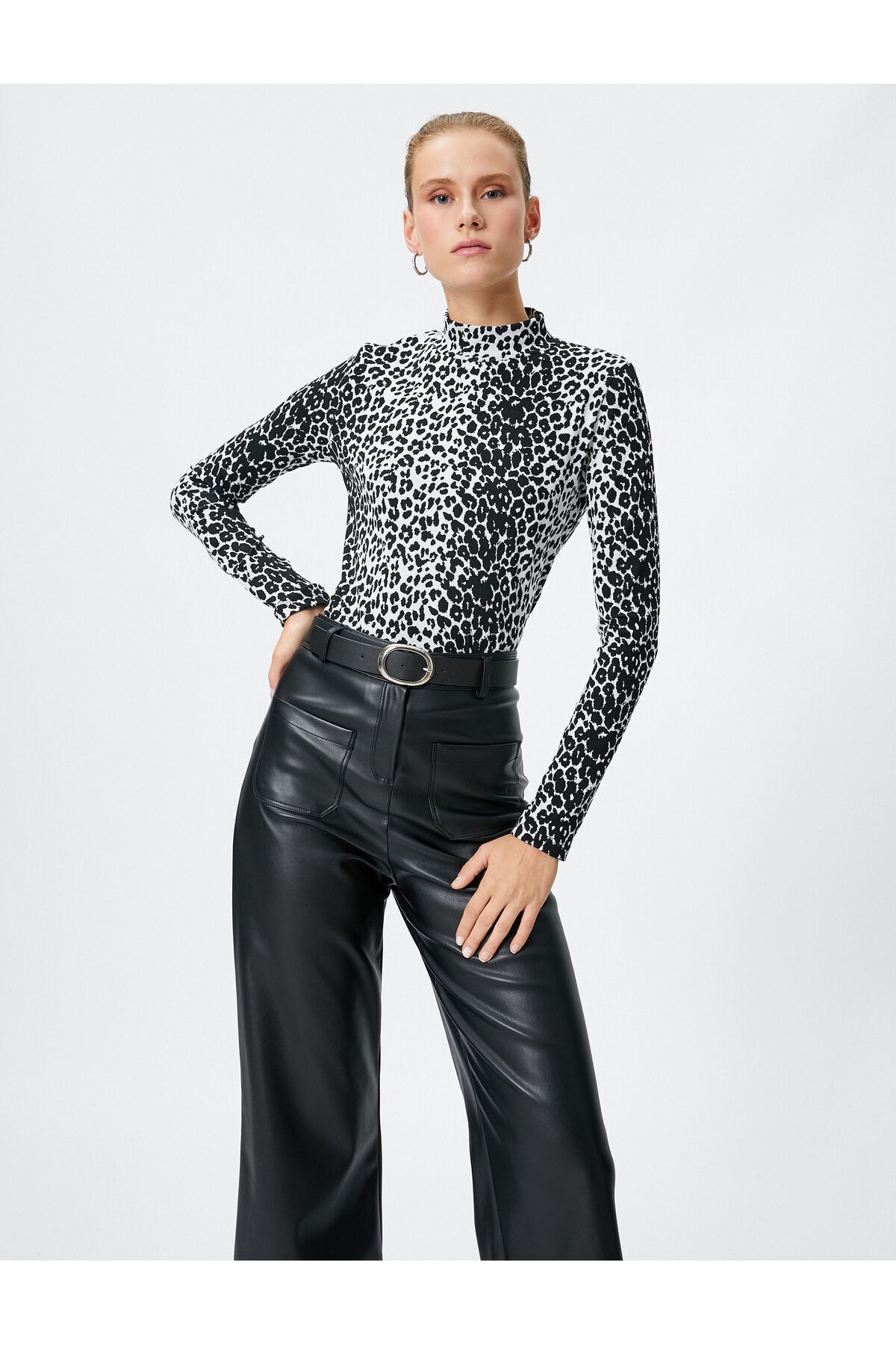 Levně Koton Long Sleeve T-Shirt Half Turtleneck Leopard Print