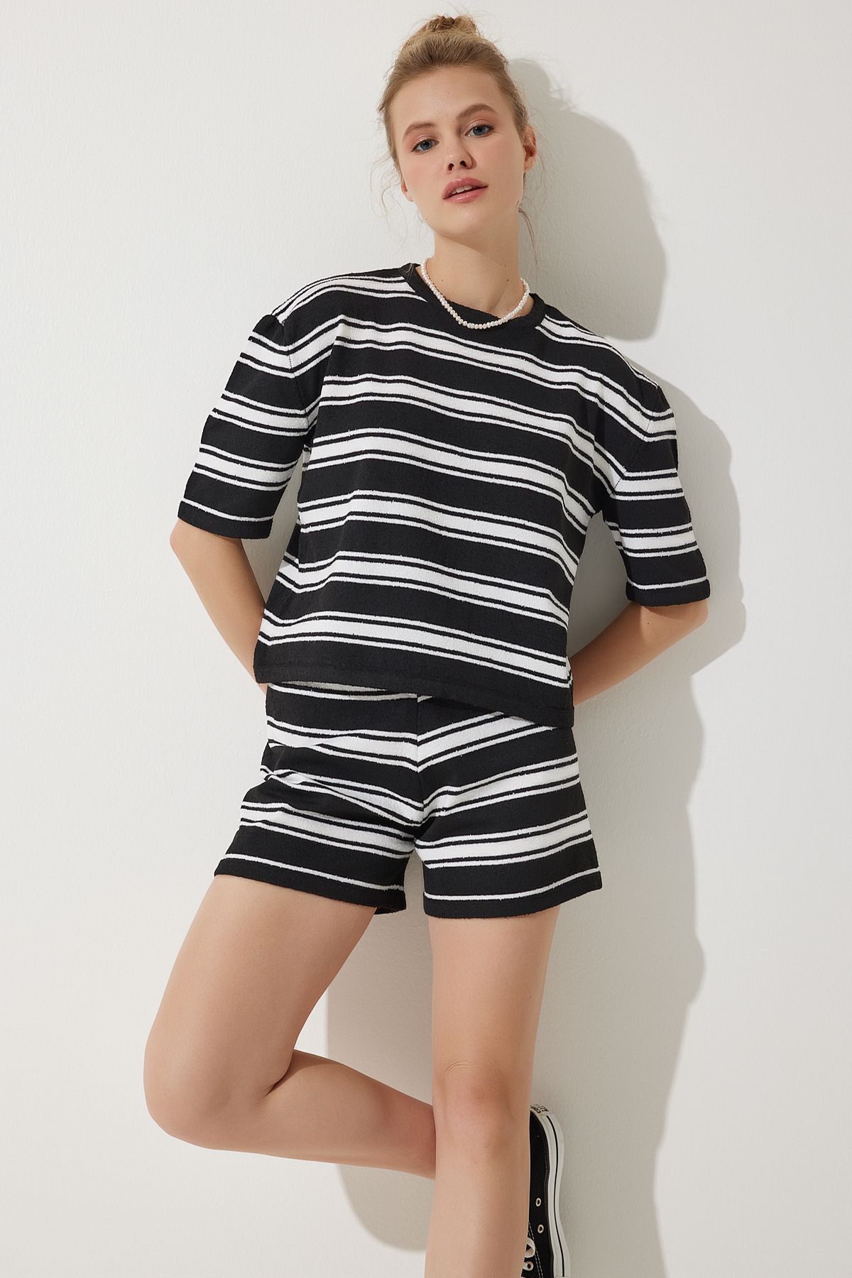 Happiness İstanbul Women's Black Striped Towel T-shirt Shorts Set