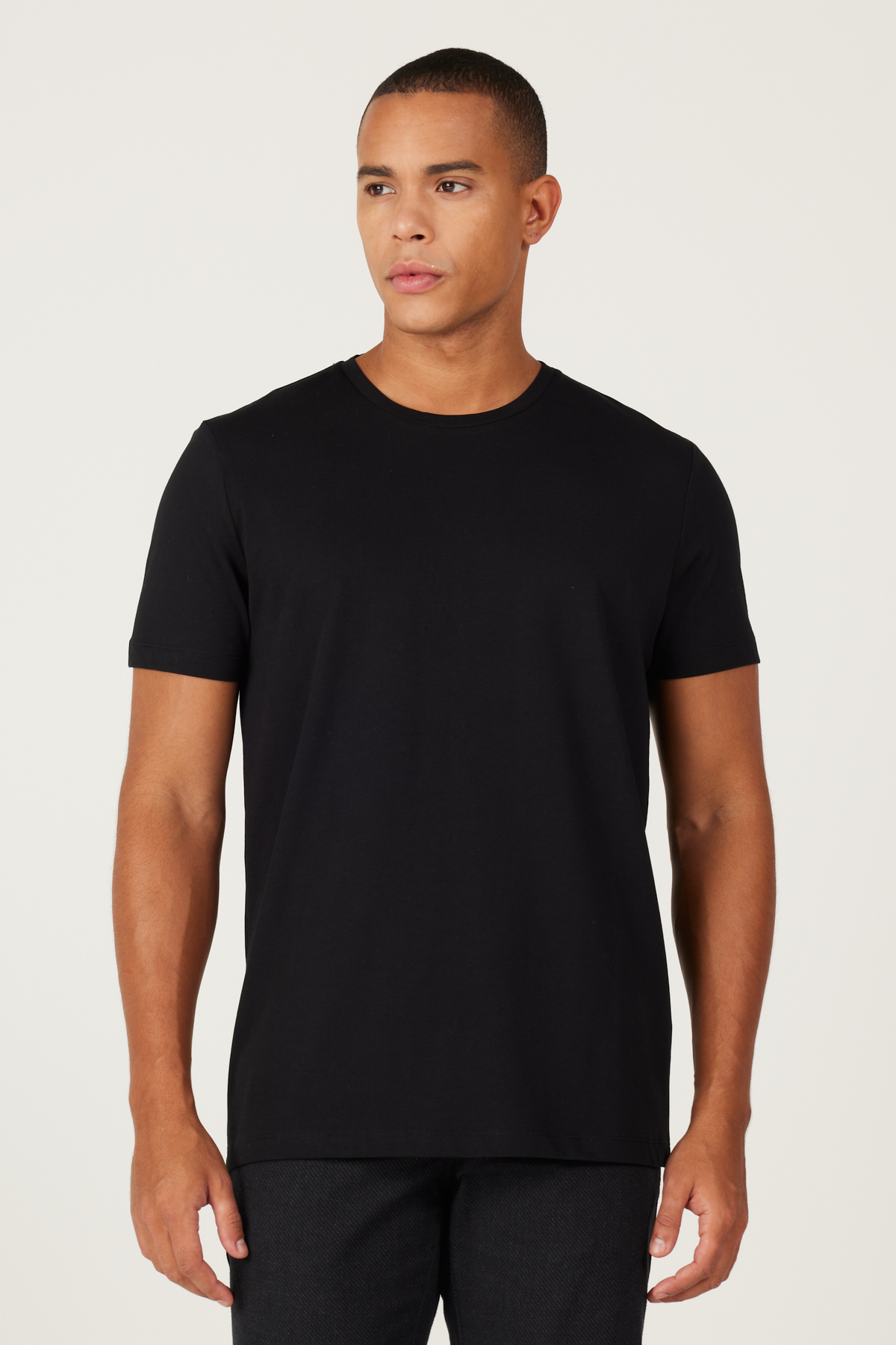 ALTINYILDIZ CLASSICS Men's Black Slim Fit Slim Fit Crew Neck Cotton T-Shirt