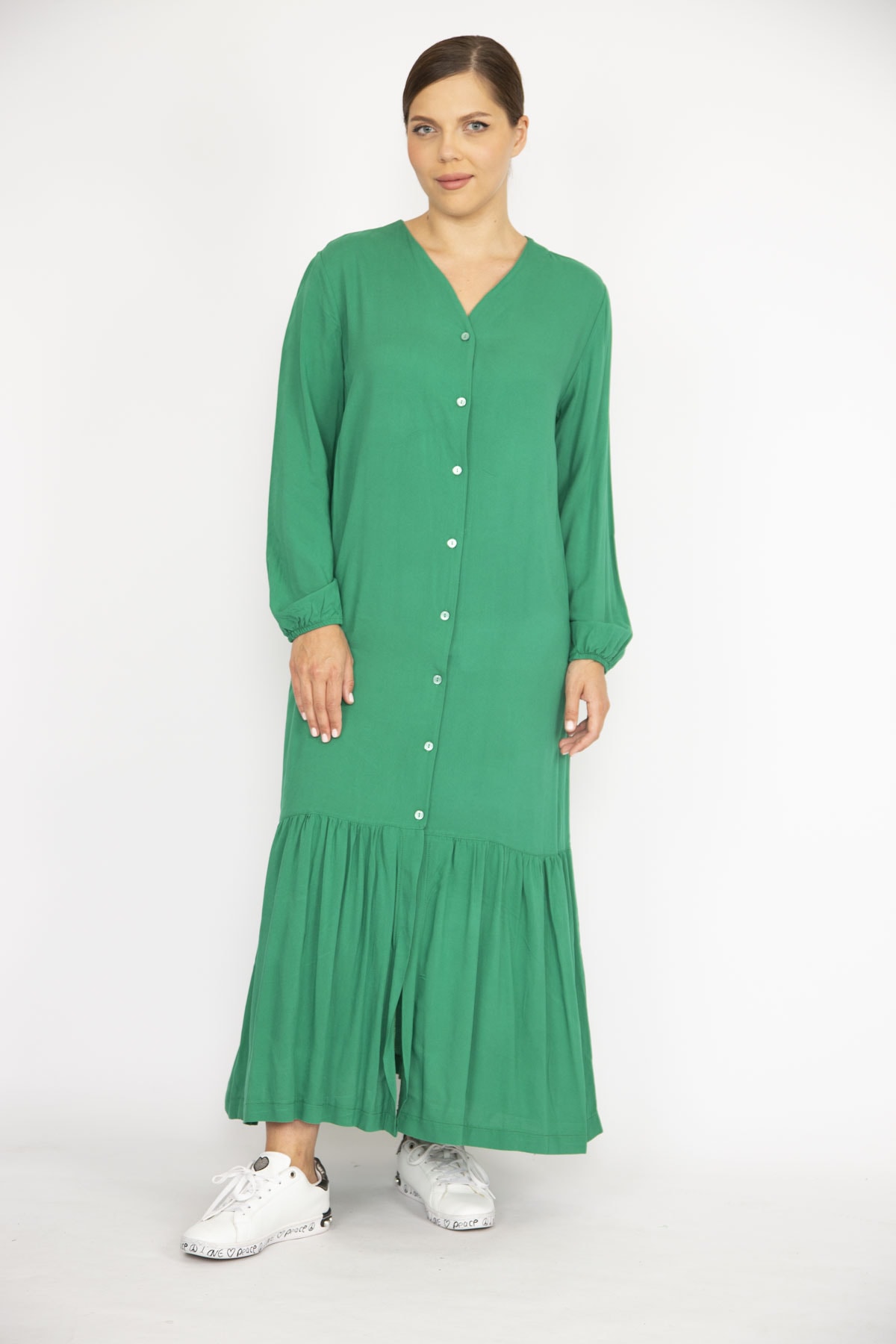 Levně Şans Women's Green Plus Size Woven Viscose Fabric Front Length Buttoned Long Sleeve Dress