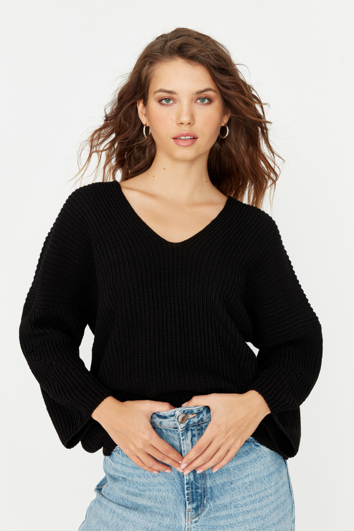 Trendyol Black Wool Oversized V-Neck Knitwear Sweater