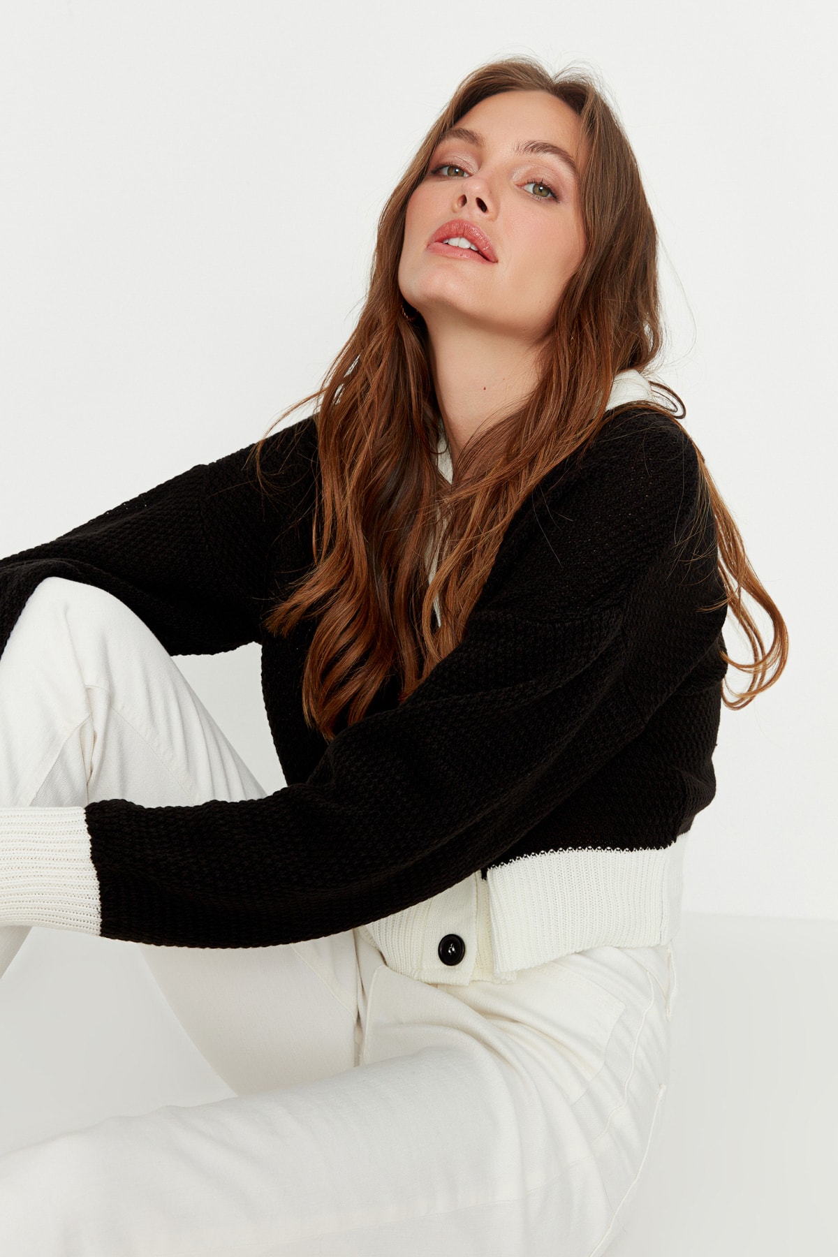 Trendyol Black Crop Color Block Knitwear Cardigan