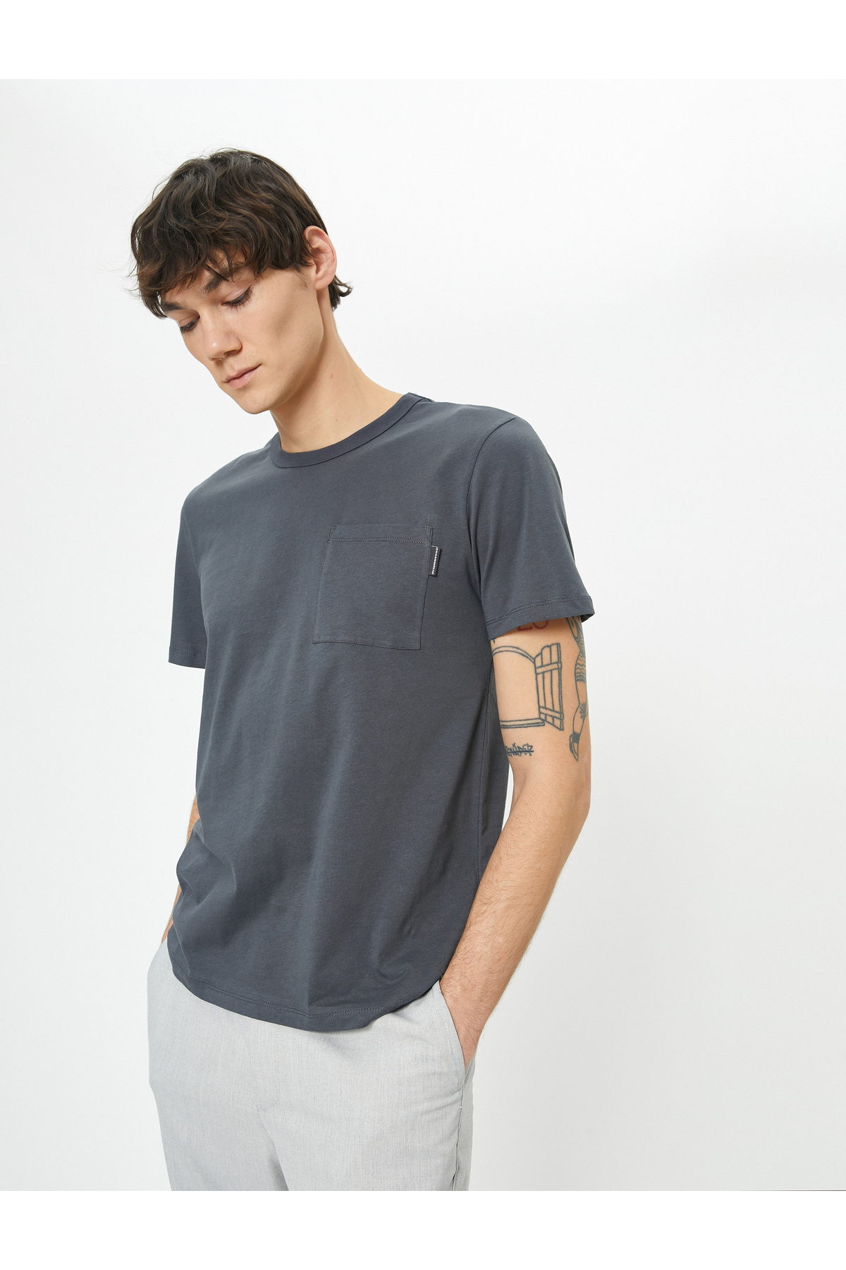 Levně Koton Crew Neck T-Shirt Pocket Detailed Short Sleeve Cotton