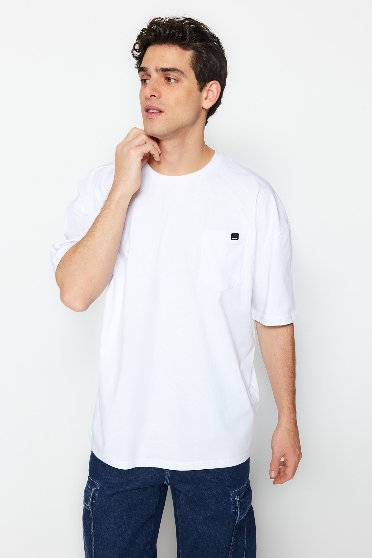 Trendyol Limited Edition White Men's Oversize/Wide Cut Crew Neck Short Sleeve T-Shirt