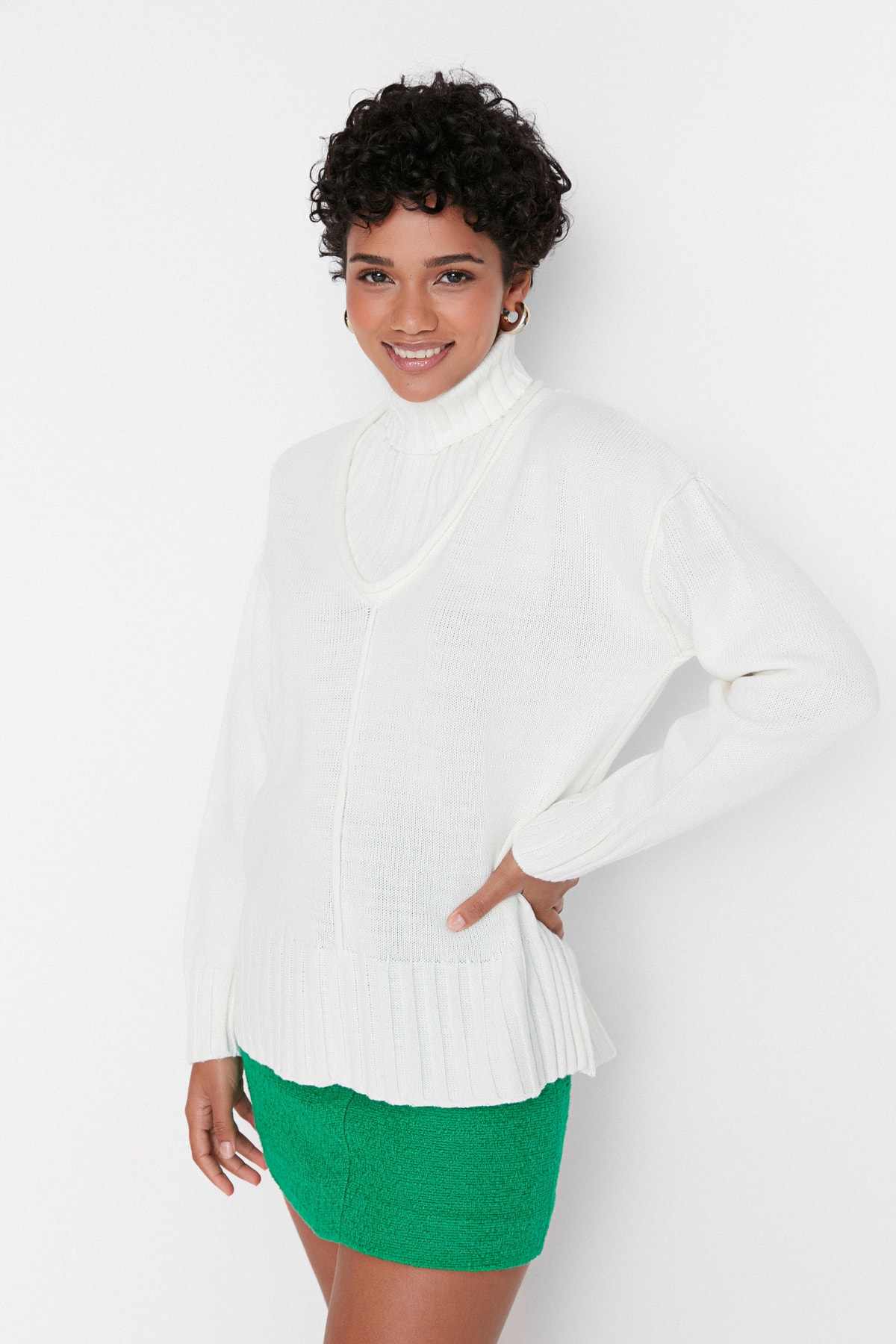 Trendyol Ecru Oversized Turtleneck Knitwear Sweater