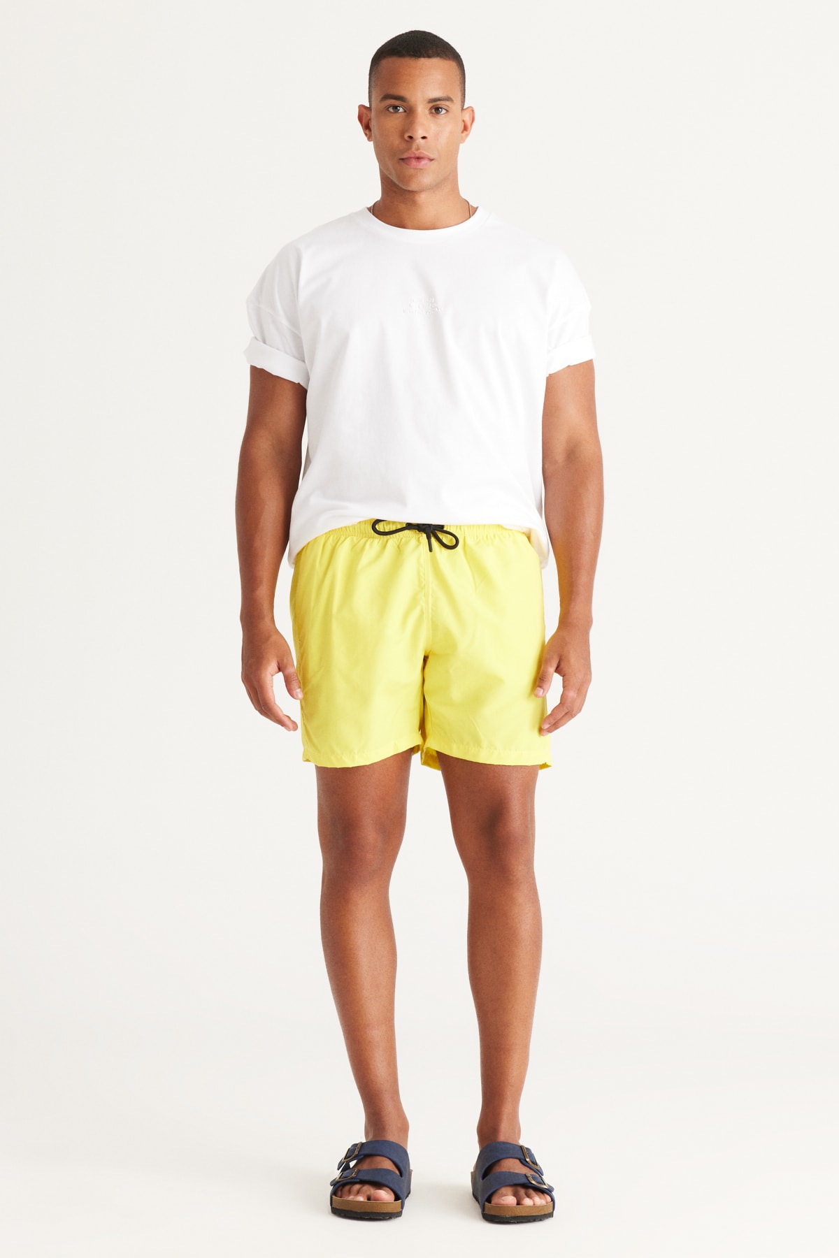 Levně AC&Co / Altınyıldız Classics Men's Yellow Standard Fit Quick Dry Swimwear Marine Shorts.