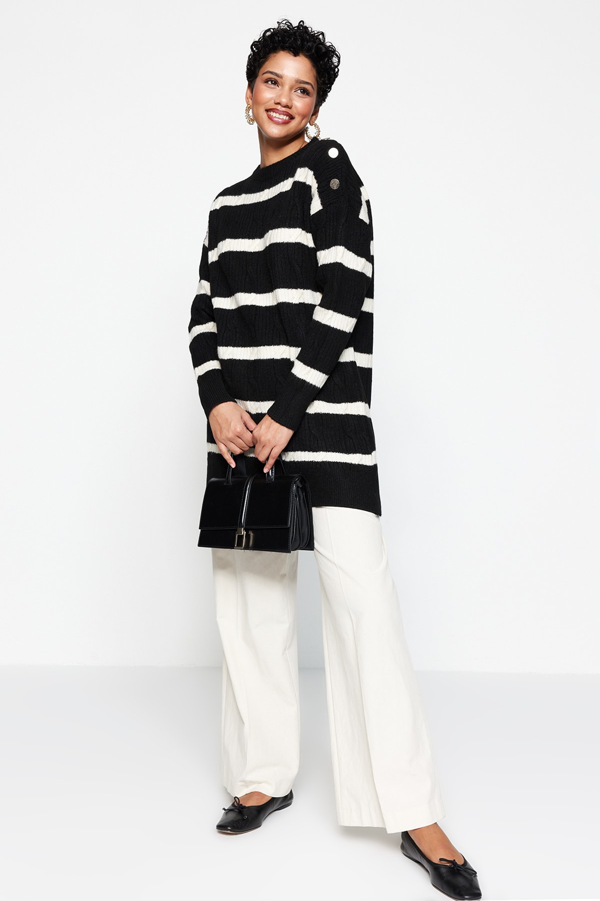 Trendyol Sweater - Black - Regular fit