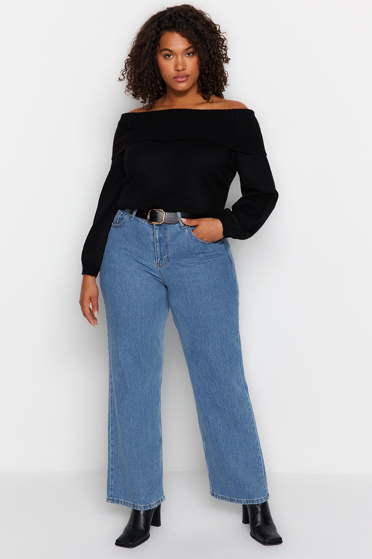 Trendyol Curve Plus Size Sweater - Black - Relaxed fit