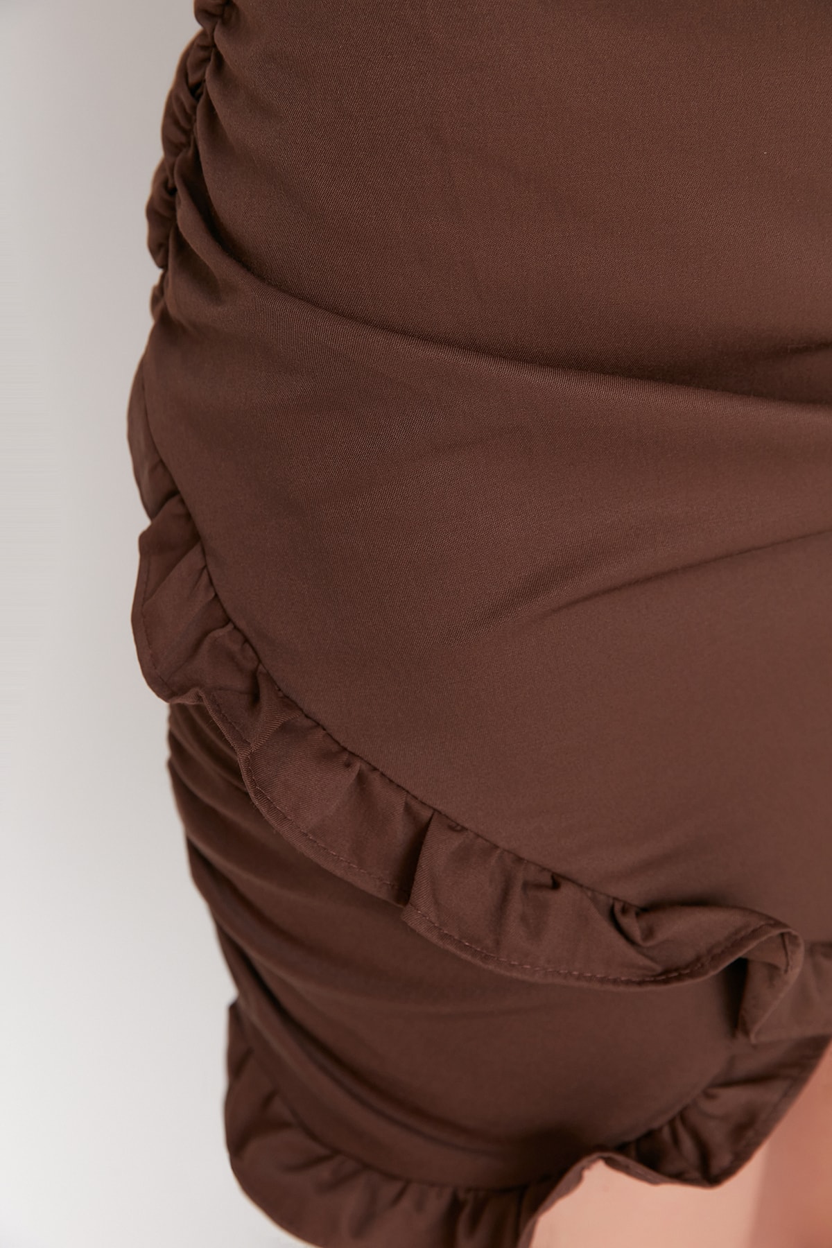 Rochie țesută drapată Trendyol Brown Petite One-Shoulder