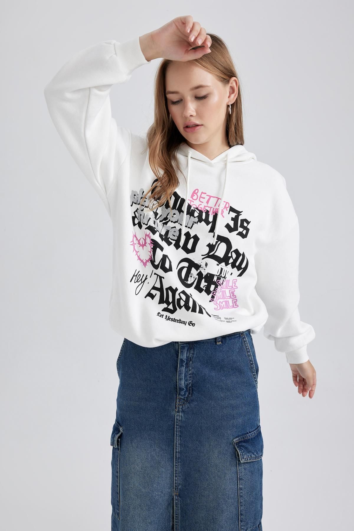 DEFACTO Cool Oversize Fit Hooded Printed Sweatshirt