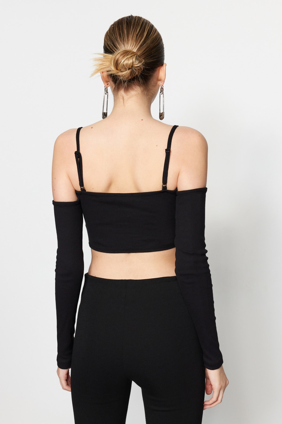 Trendyol Black Crop Knitted Blouse