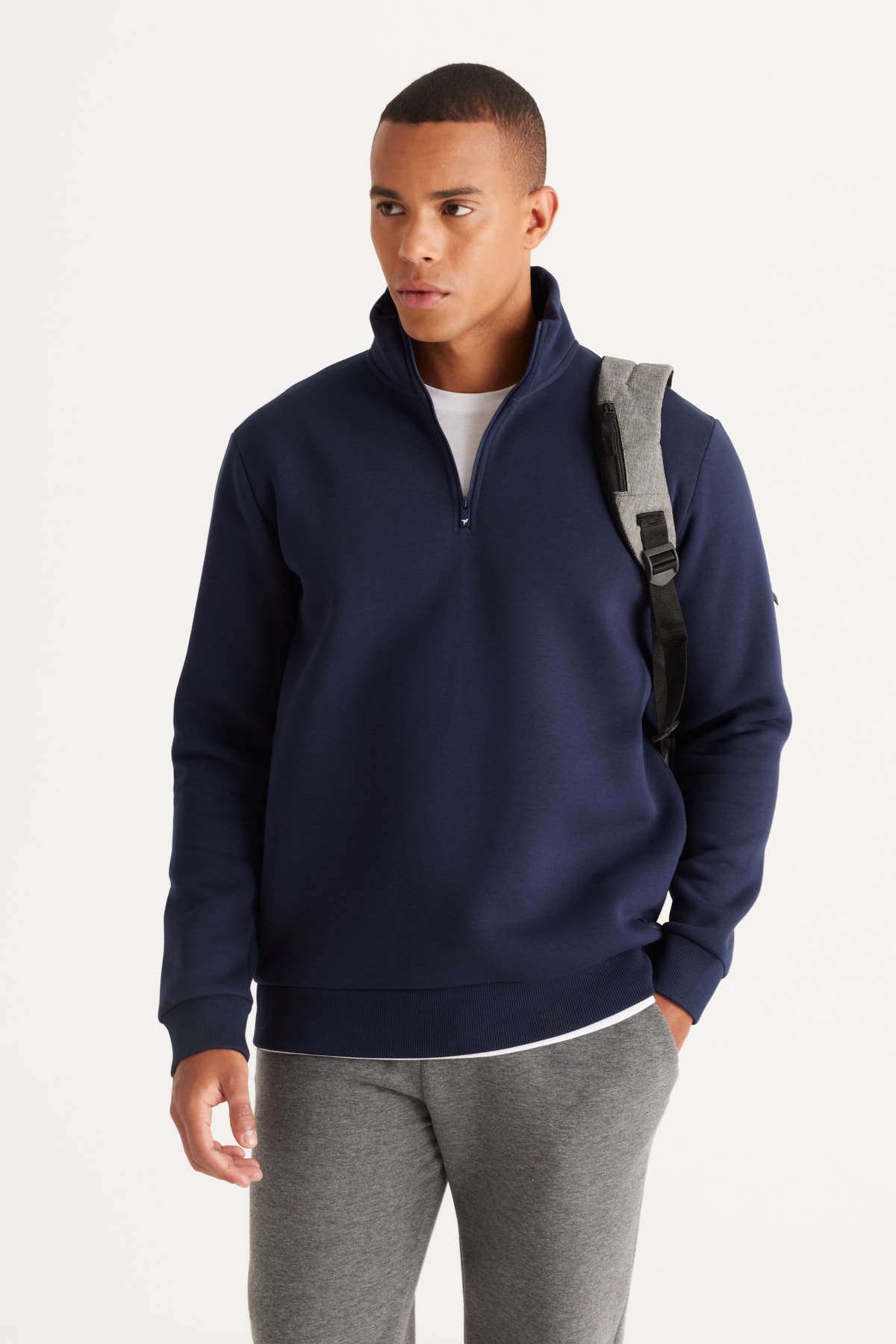 AC&Co / Altınyıldız Classics Men's Navy Blue Standard Fit Normal Cut Inner Fleece High Bato Neck Cotton Sweatshirt