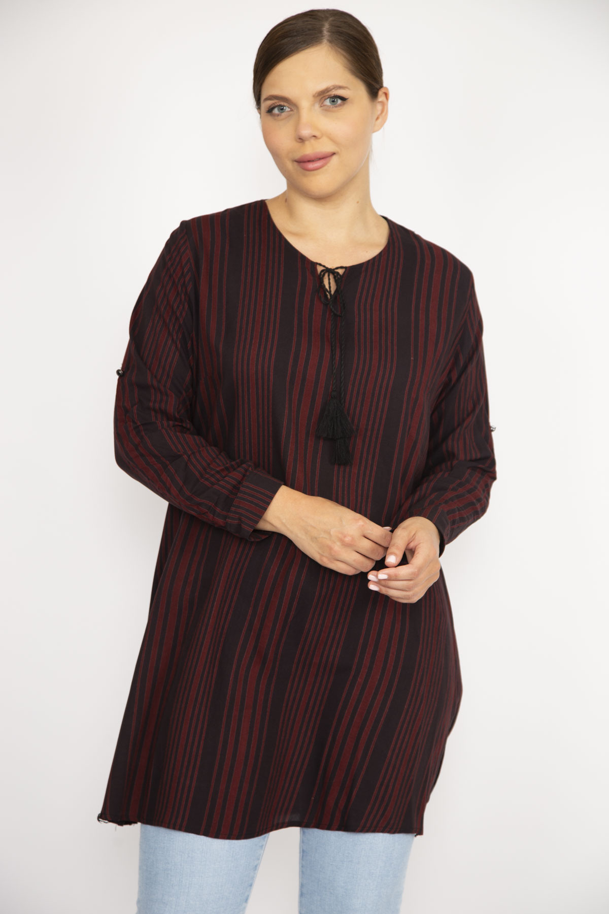 Levně Şans Women's Plus Size Burgundy V Neck Tunic with Adjustable Sleeve Length