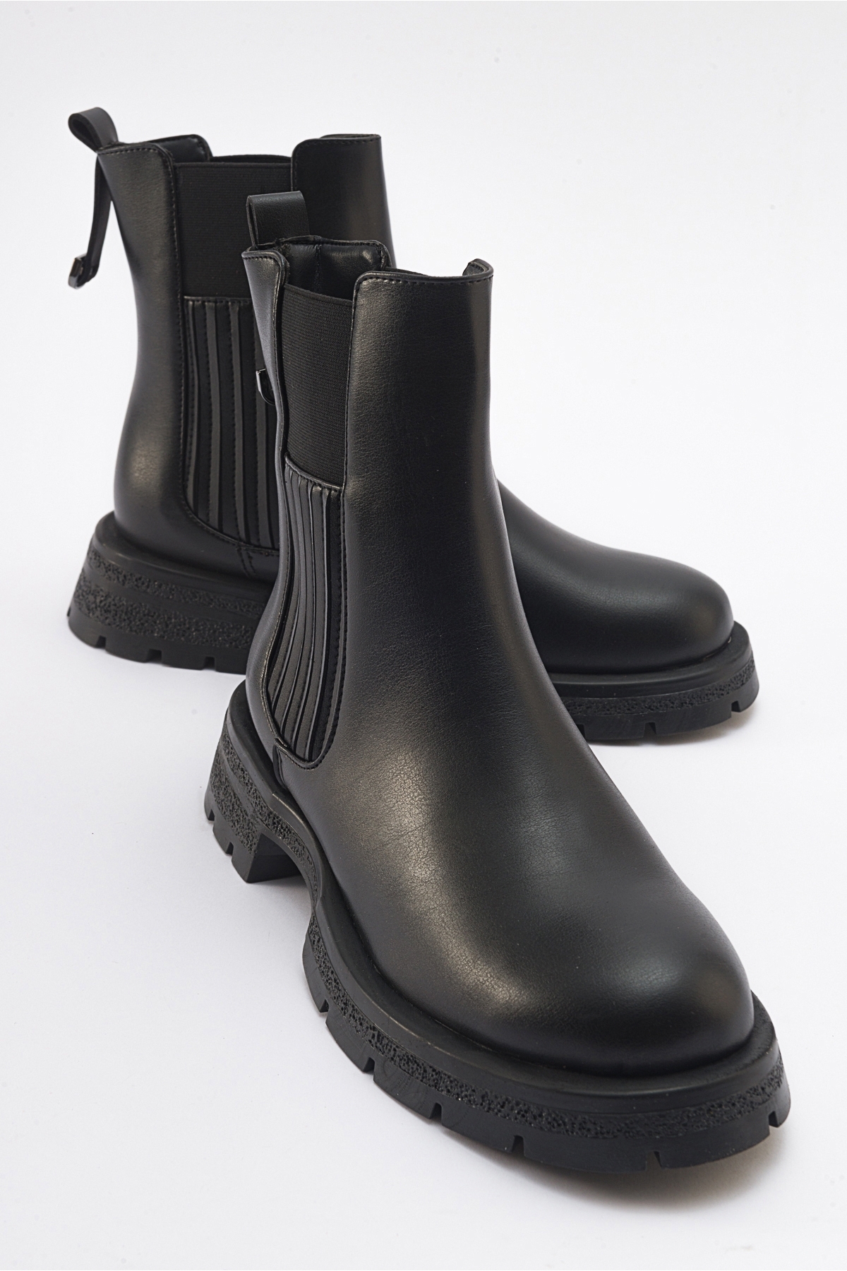 Levně LuviShoes DENIS Women's Black Leather Elastic Chelsea Boots.
