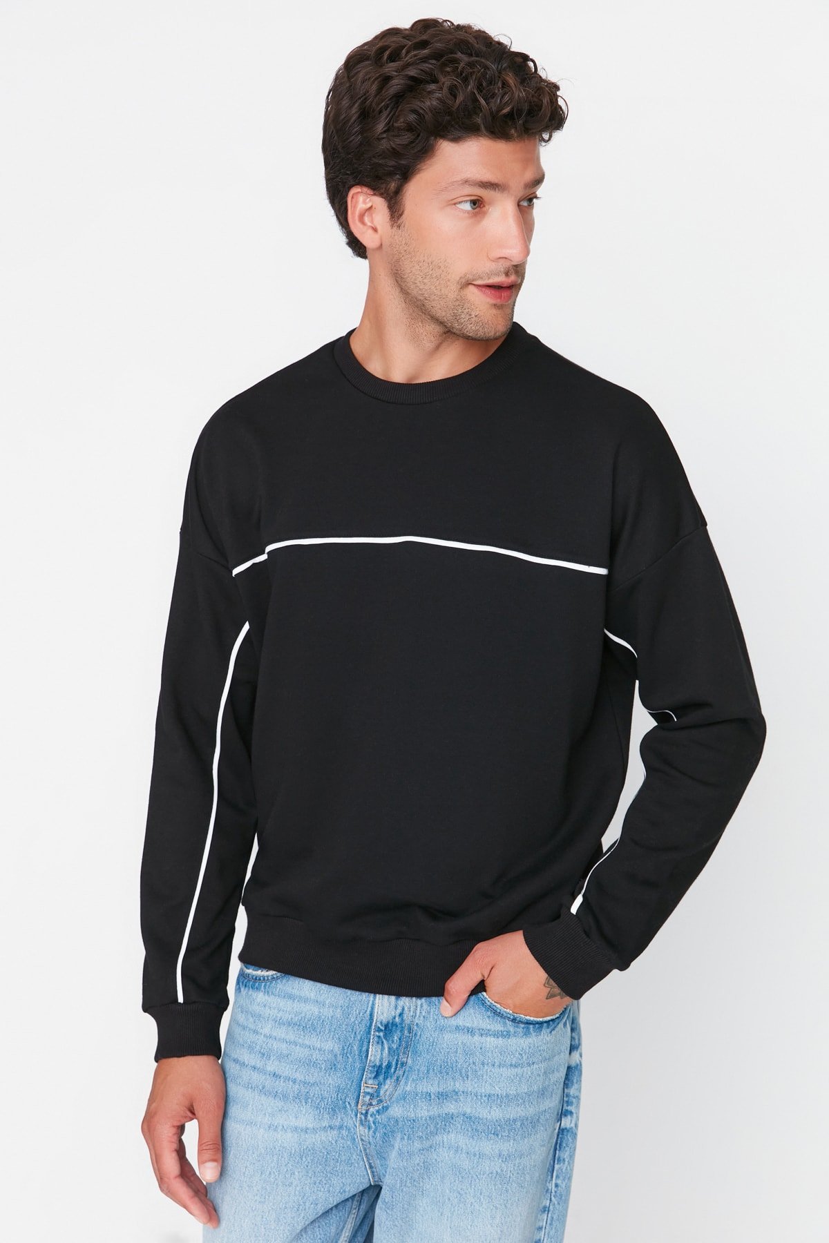 Trendyol Men's Oversize/Wide Cut Long Sleeve Crew Neck Piping 1 Cotton Sweatshirt