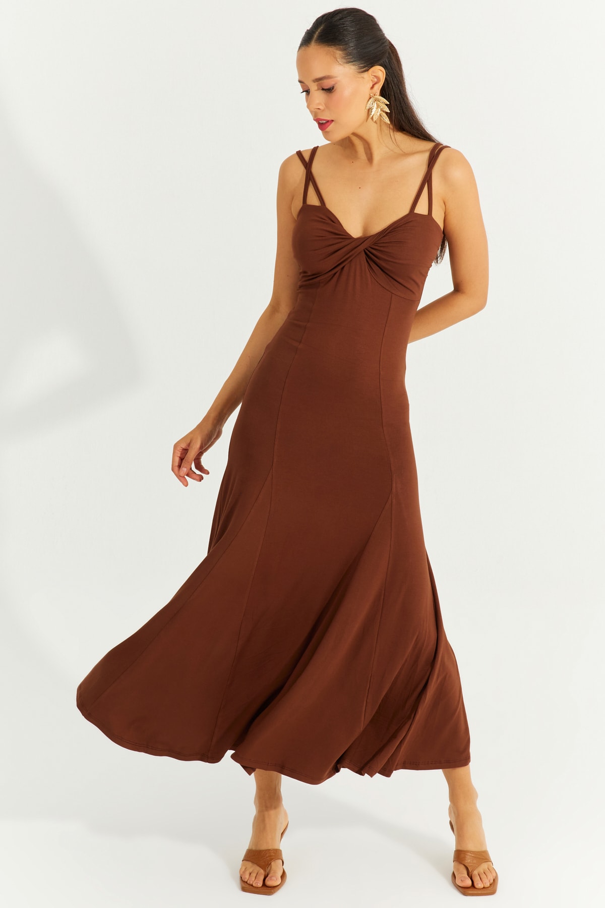 Levně Cool & Sexy Women's Brown Knotted Front Double Strap Midi Dress