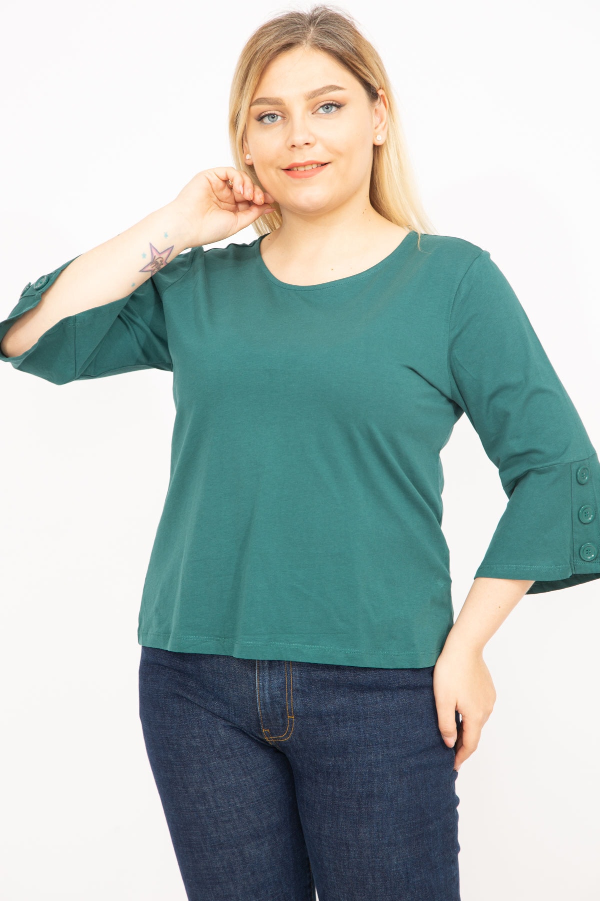 Levně Şans Women's Green Plus Size Cotton Fabric Sleeves Capri-Sleeved Blouse with Ornamental Buttons