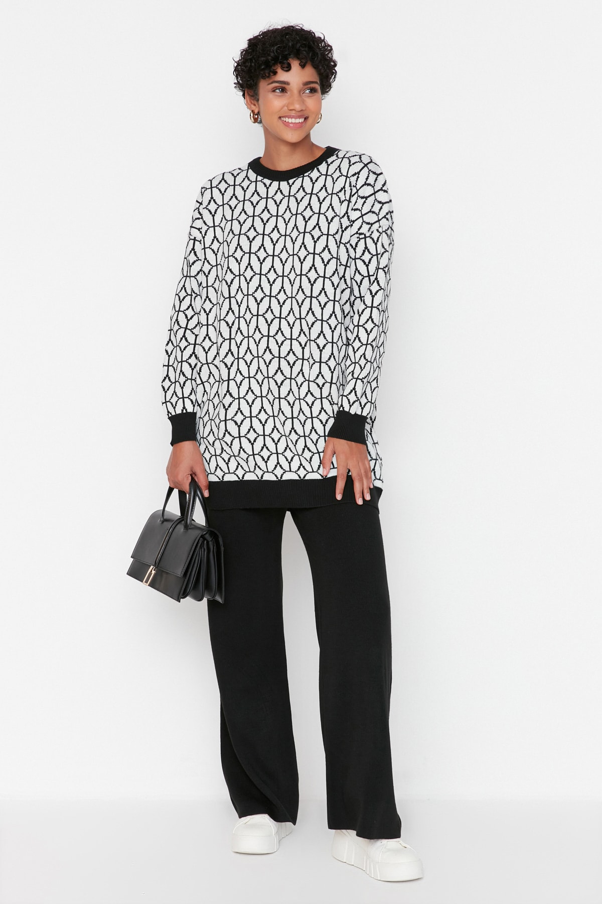Levně Trendyol Black Geometric Pattern Sweater-Pants Knitwear Set