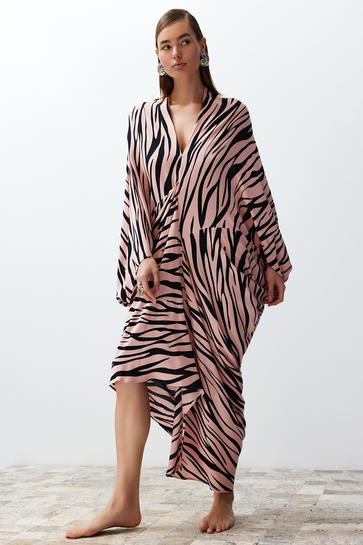 Levně Trendyol Animal Print Wide Fit Maxi Woven Draped Beach Dress
