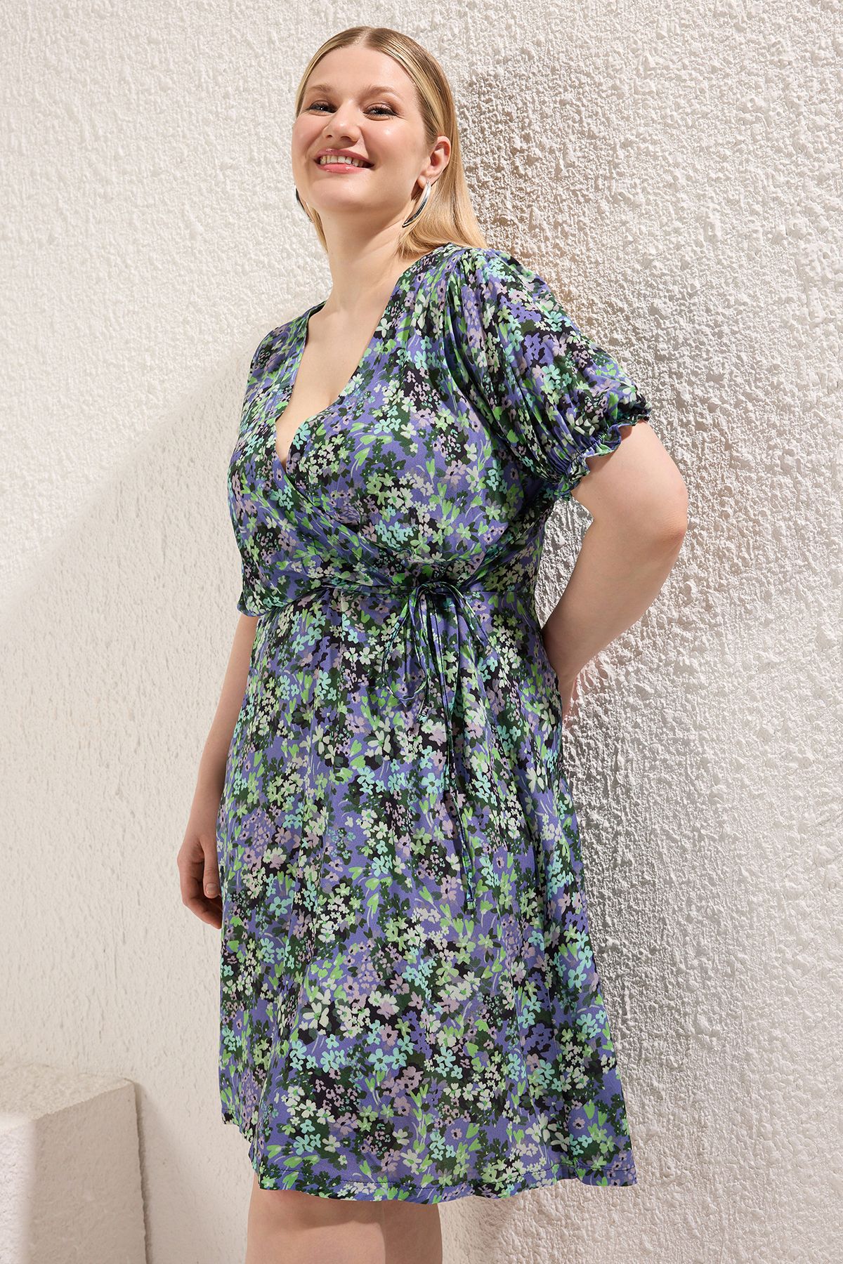 Trendyol Curve Blue A-Cut/Bell Floral Woven Dress