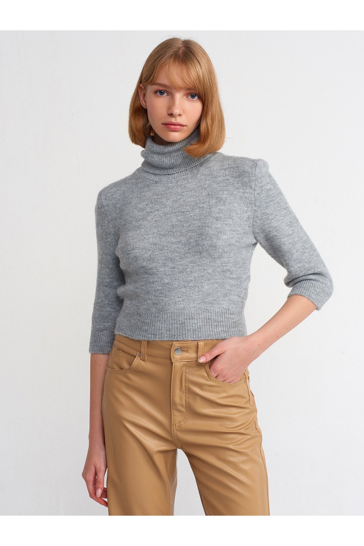 Levně Dilvin 10306 Turtleneck Short Sleeve Crop Sweater-Dark Gray