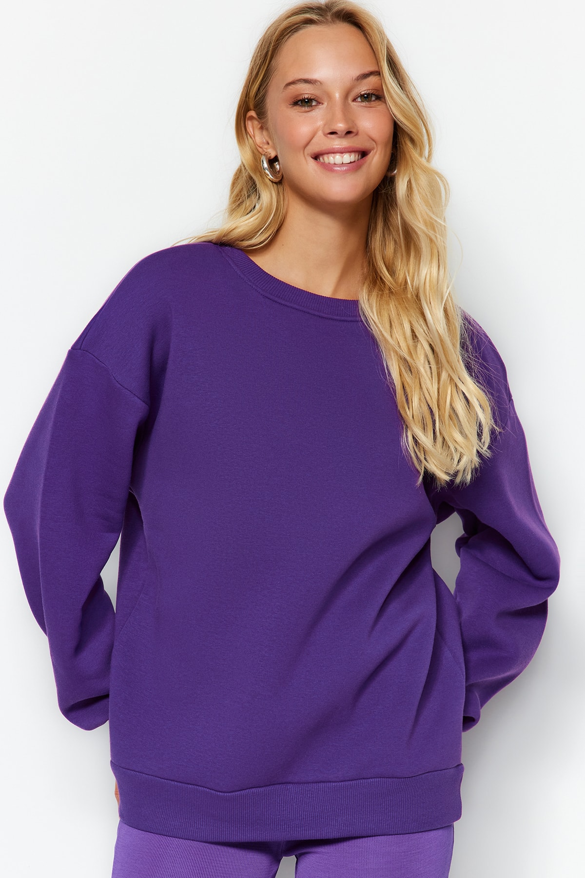 Levně Trendyol Purple Oversize/Comfortable fit Basic Crew Neck Thick/Polarized Knitted Sweatshirt