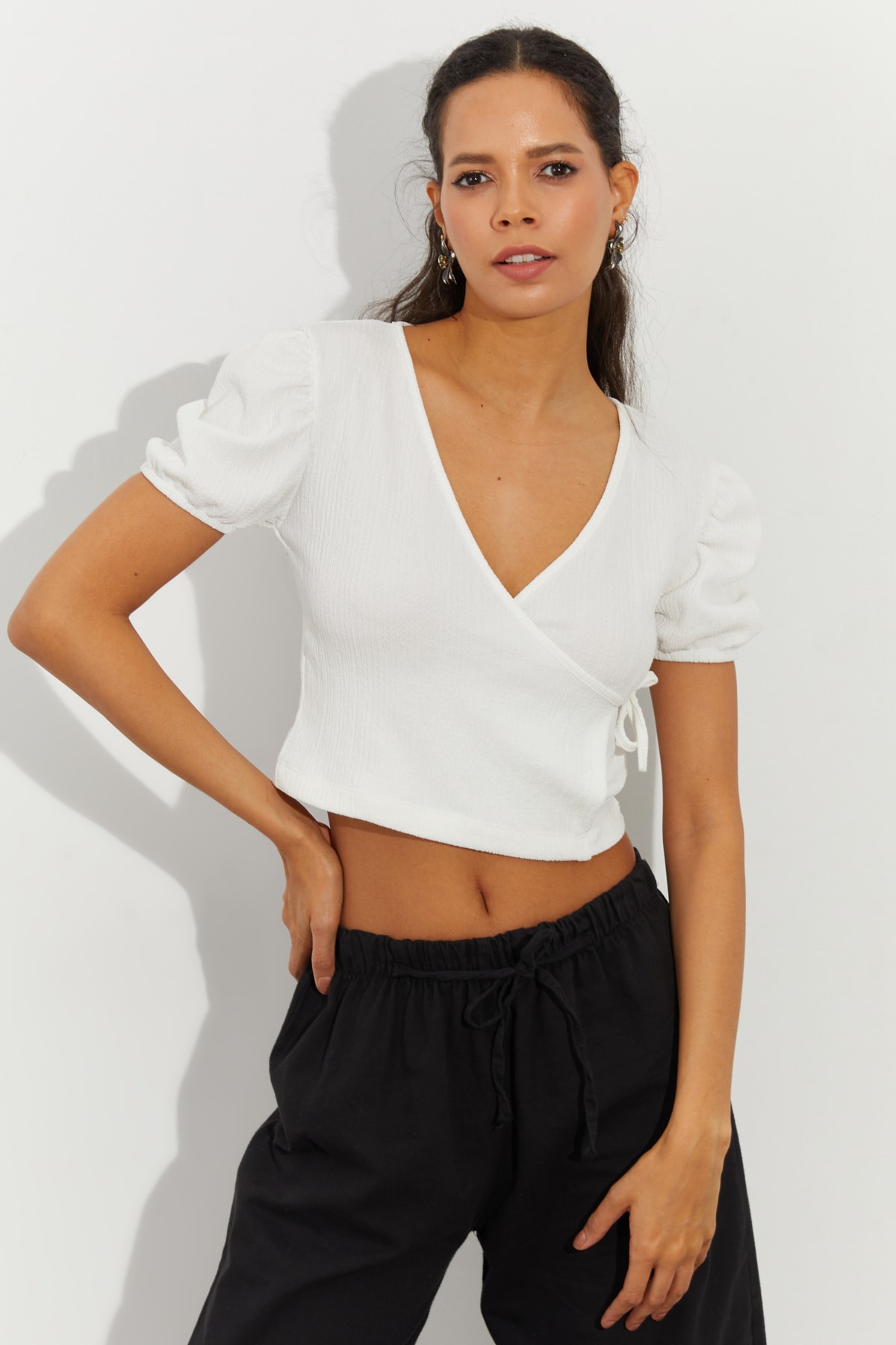 Levně Cool & Sexy Women's White Double Breasted Blouse RLO73