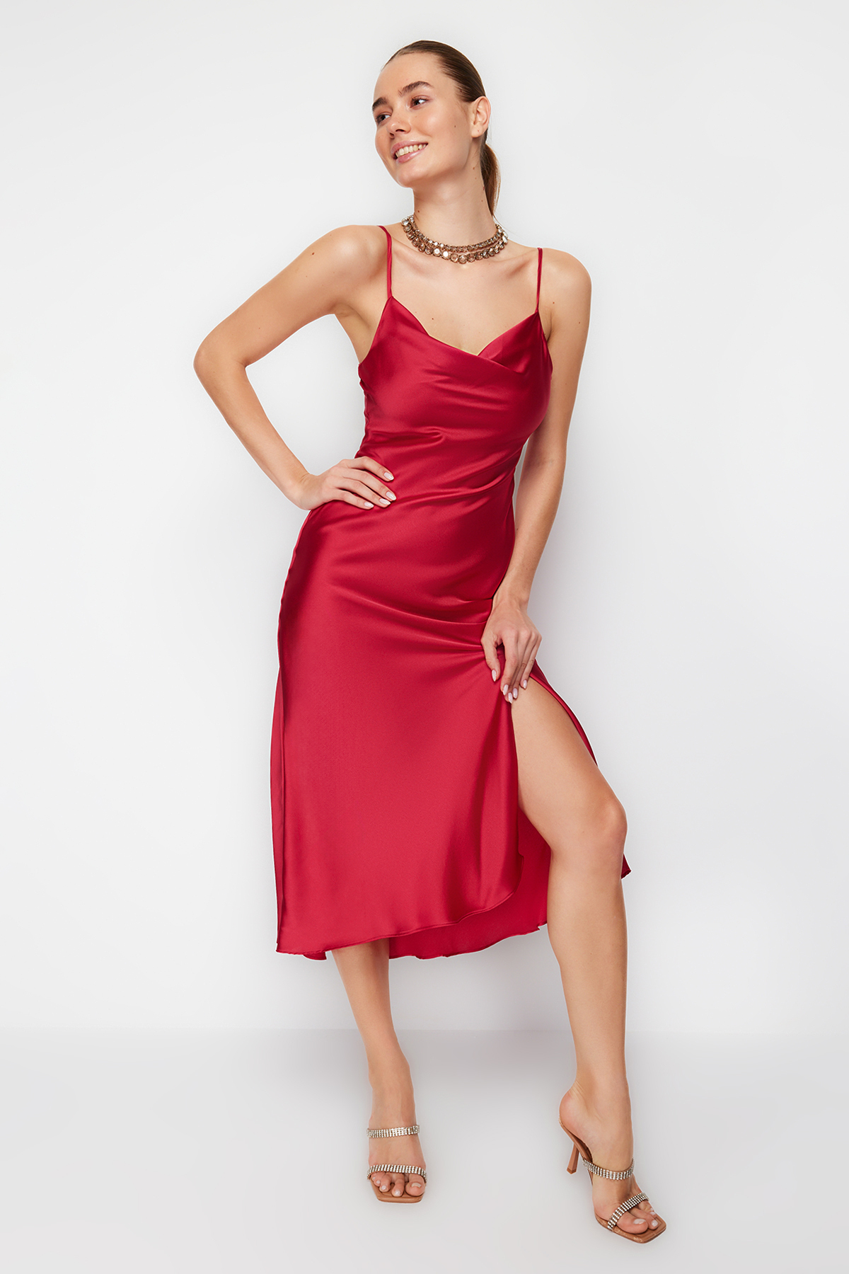 Levně Trendyol Red Lined Woven Satin Evening Dress