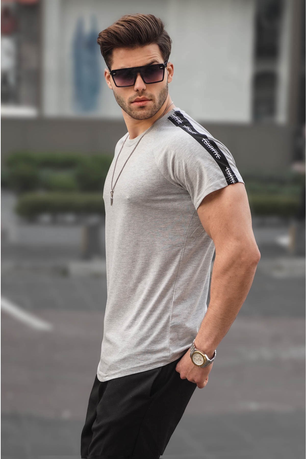 Levně Madmext Men's Gray Sleeve Detail Regular Fit T-Shirt 4633