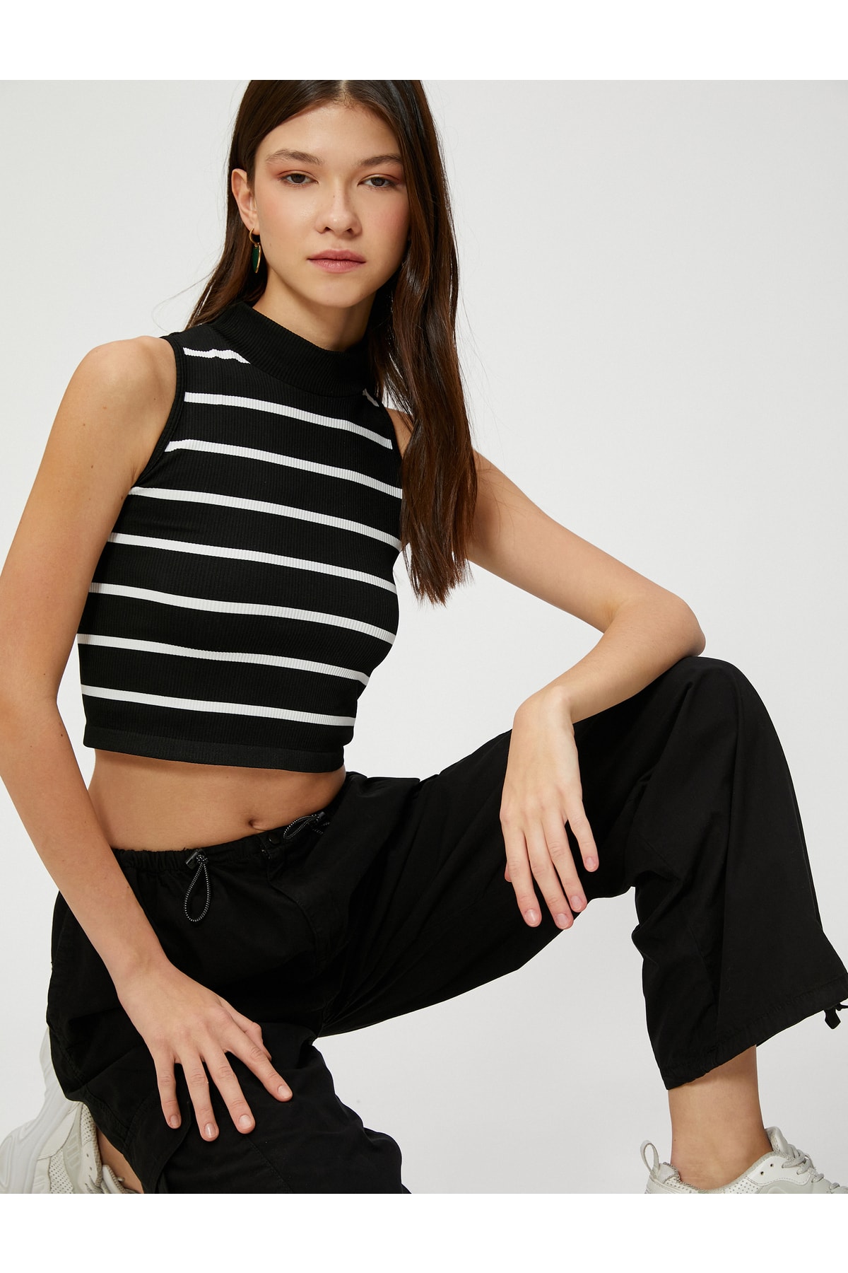 Koton Crop Athlete Stand-up Collar Ribbed Patterned