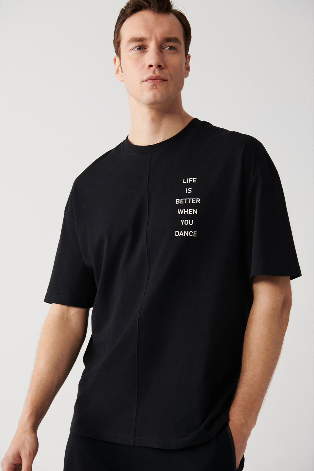 Avva Men's Black Oversize 100% Cotton Crew Neck Slogan Printed T-shirt