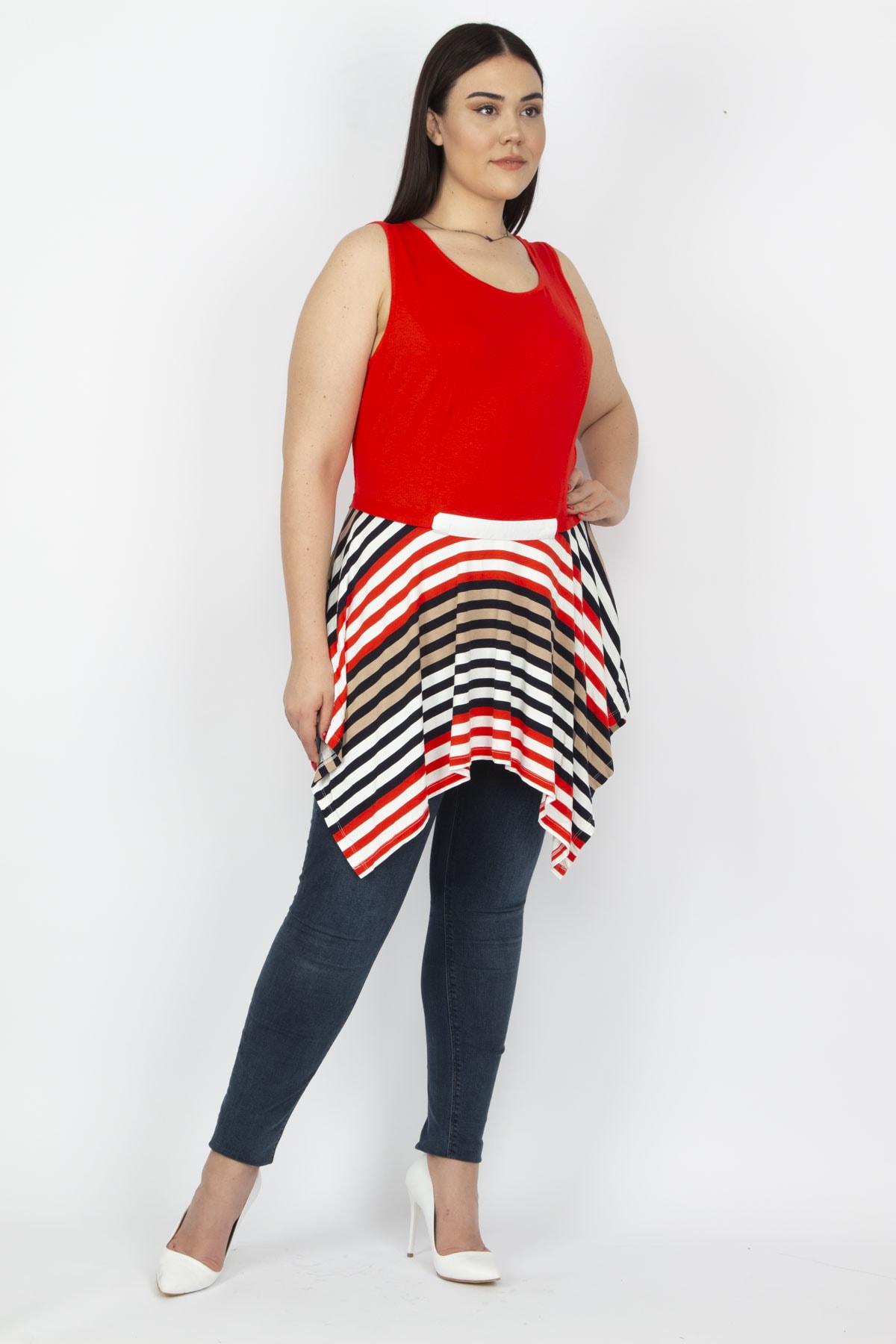 Levně Şans Women's Plus Size Red Skirt Asymmetric Line Detailed Tunic